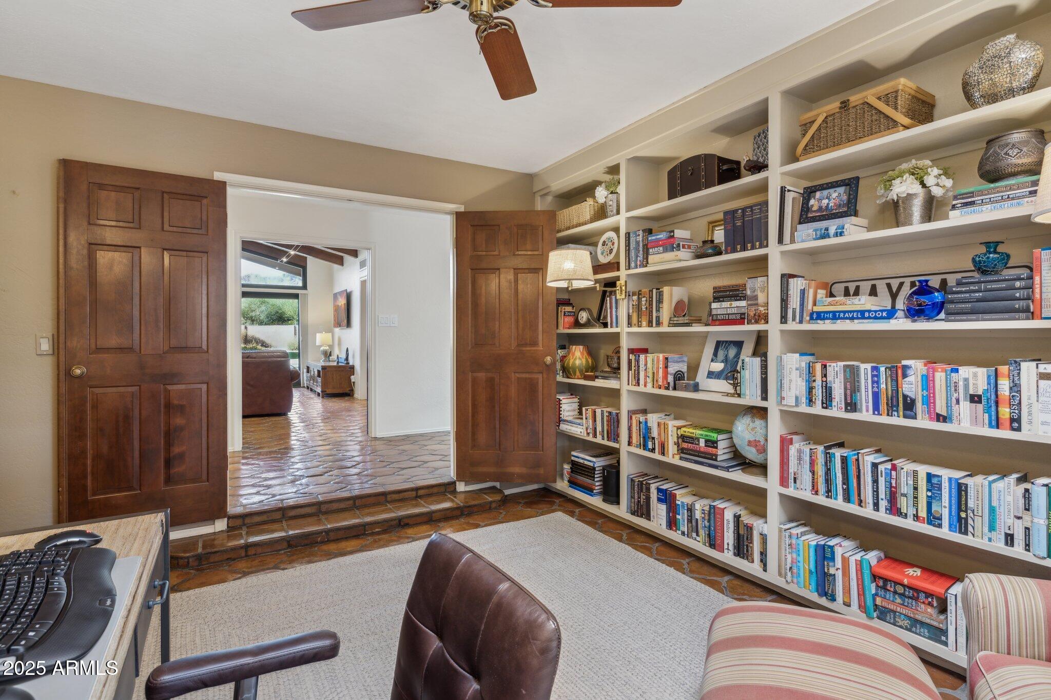 CAMELBACK COUNTRY CLUB ESTATES - Residential