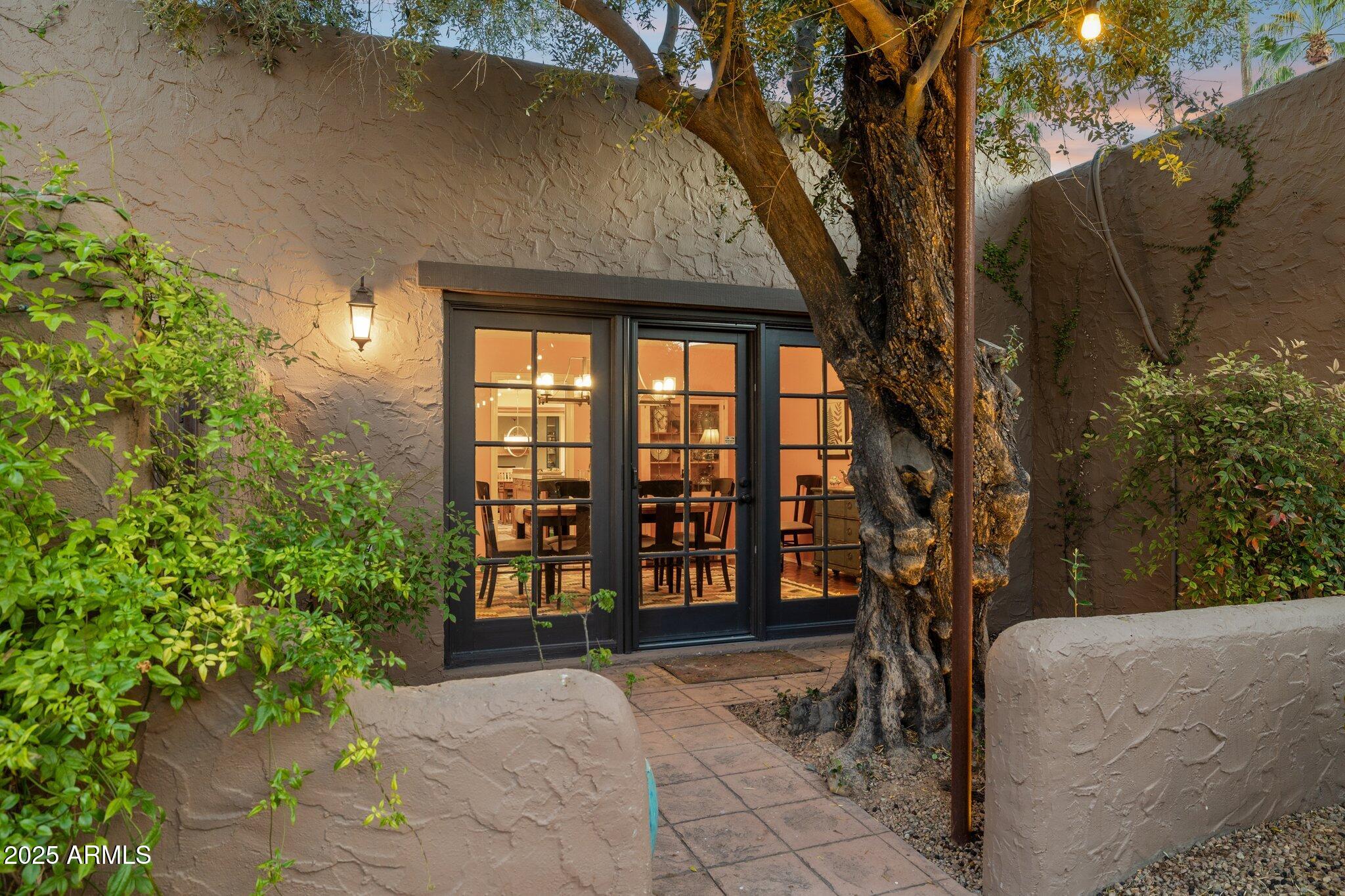CAMELBACK COUNTRY CLUB ESTATES - Residential
