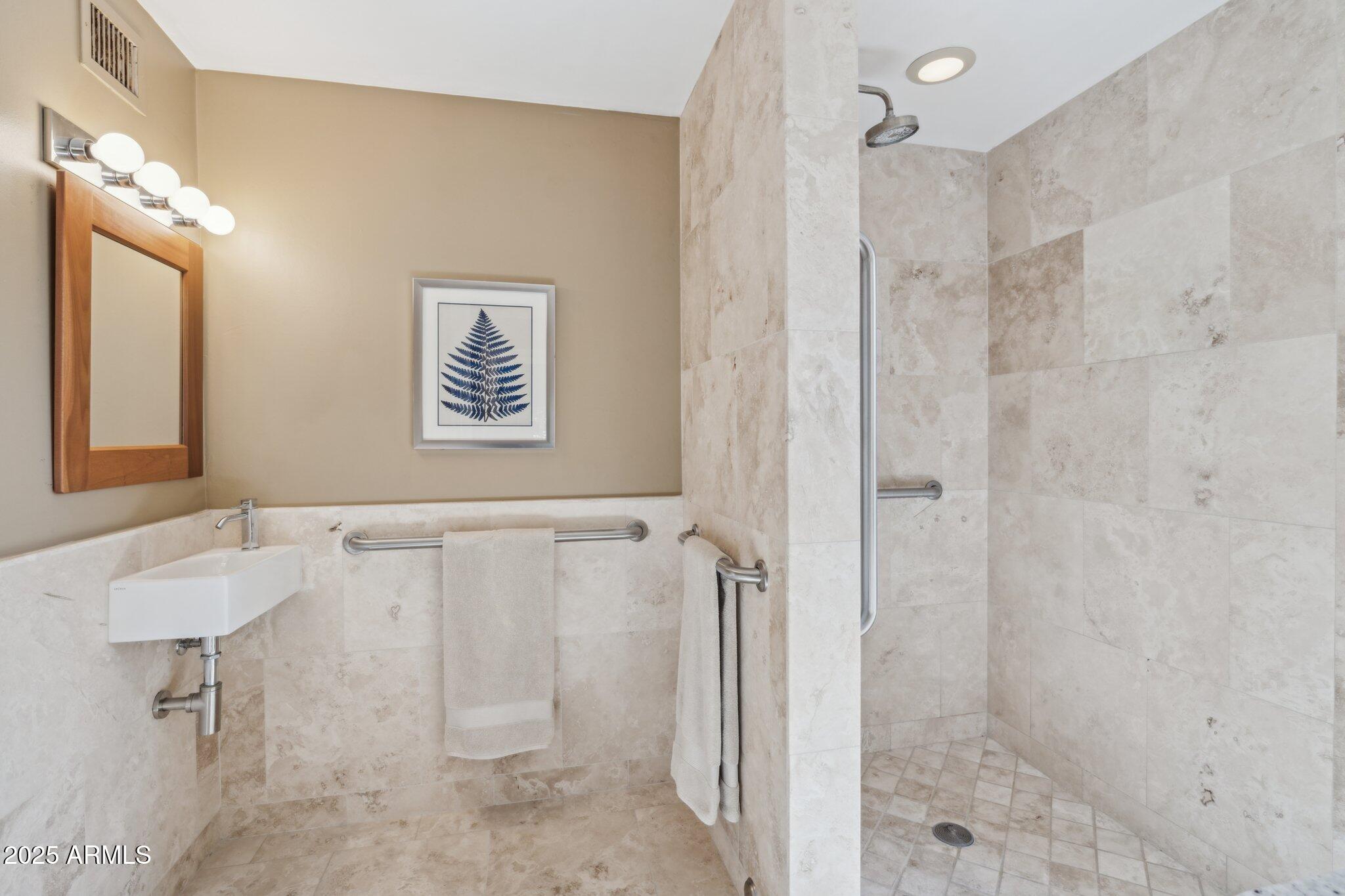 CAMELBACK COUNTRY CLUB ESTATES - Residential