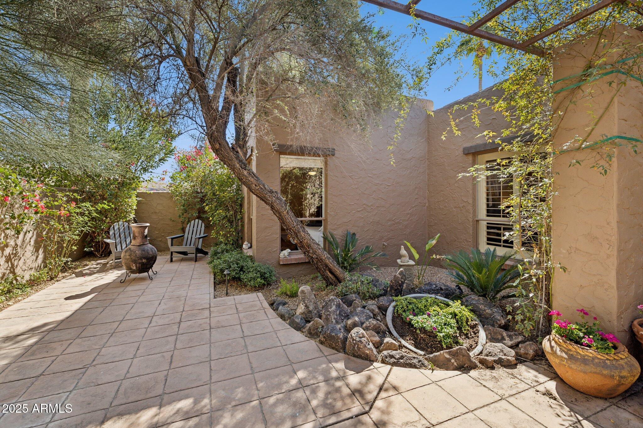 CAMELBACK COUNTRY CLUB ESTATES - Residential