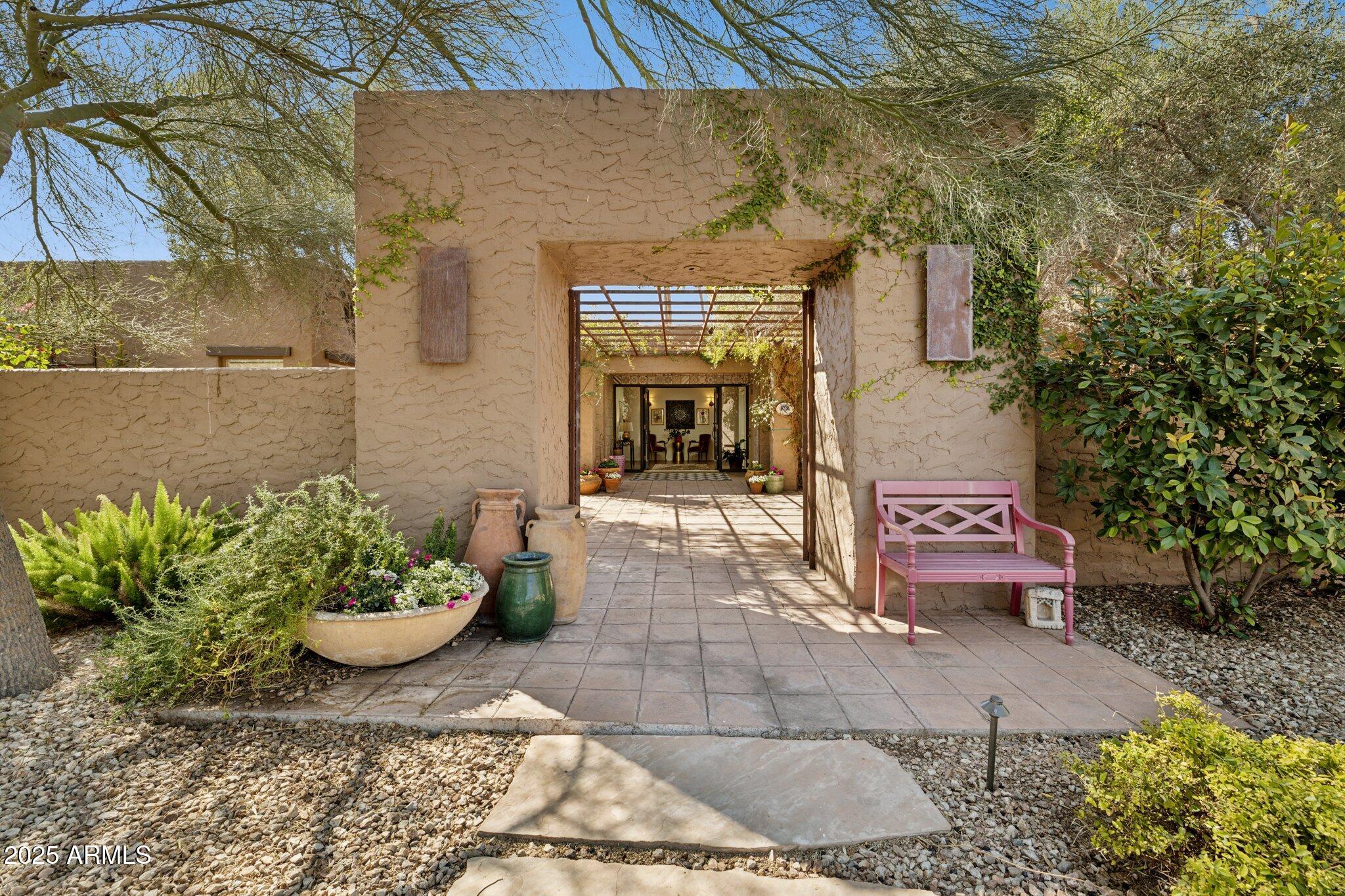 CAMELBACK COUNTRY CLUB ESTATES - Residential