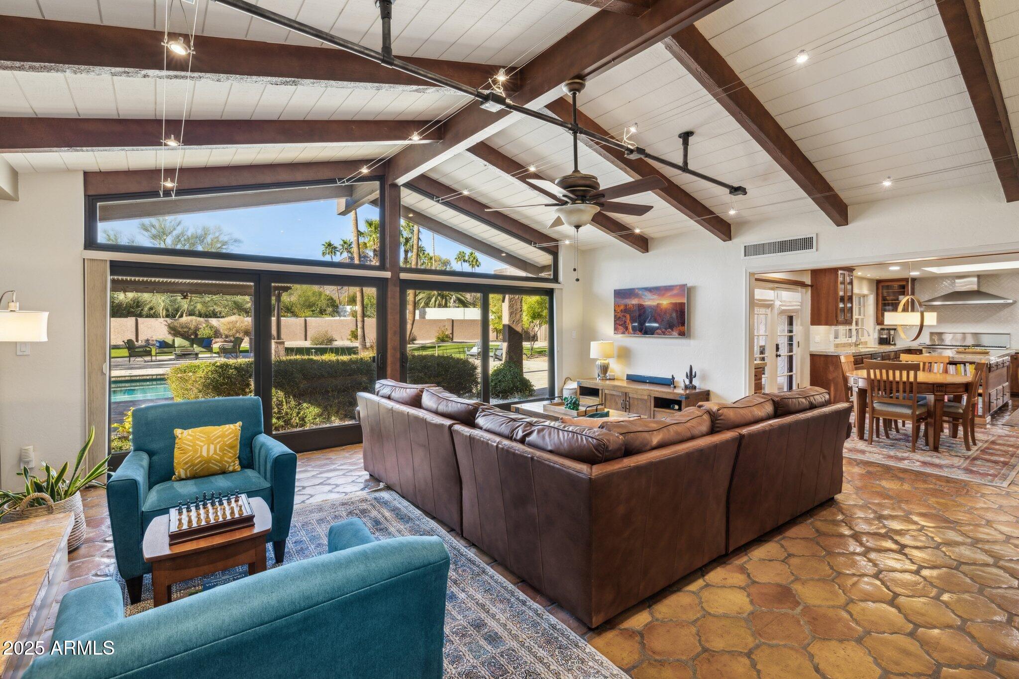 CAMELBACK COUNTRY CLUB ESTATES - Residential