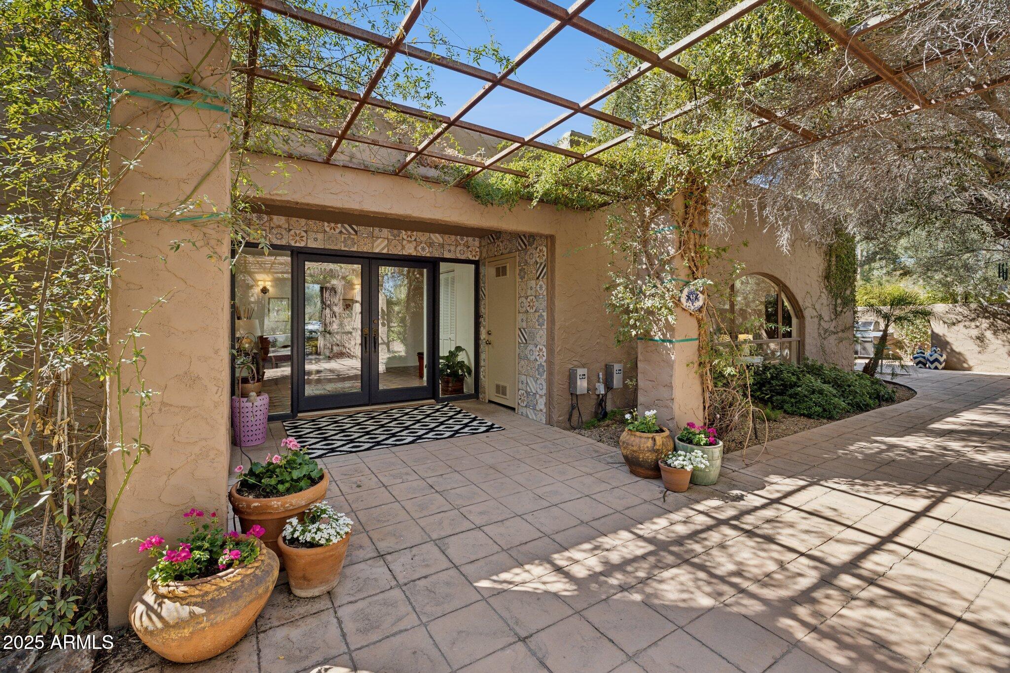 CAMELBACK COUNTRY CLUB ESTATES - Residential