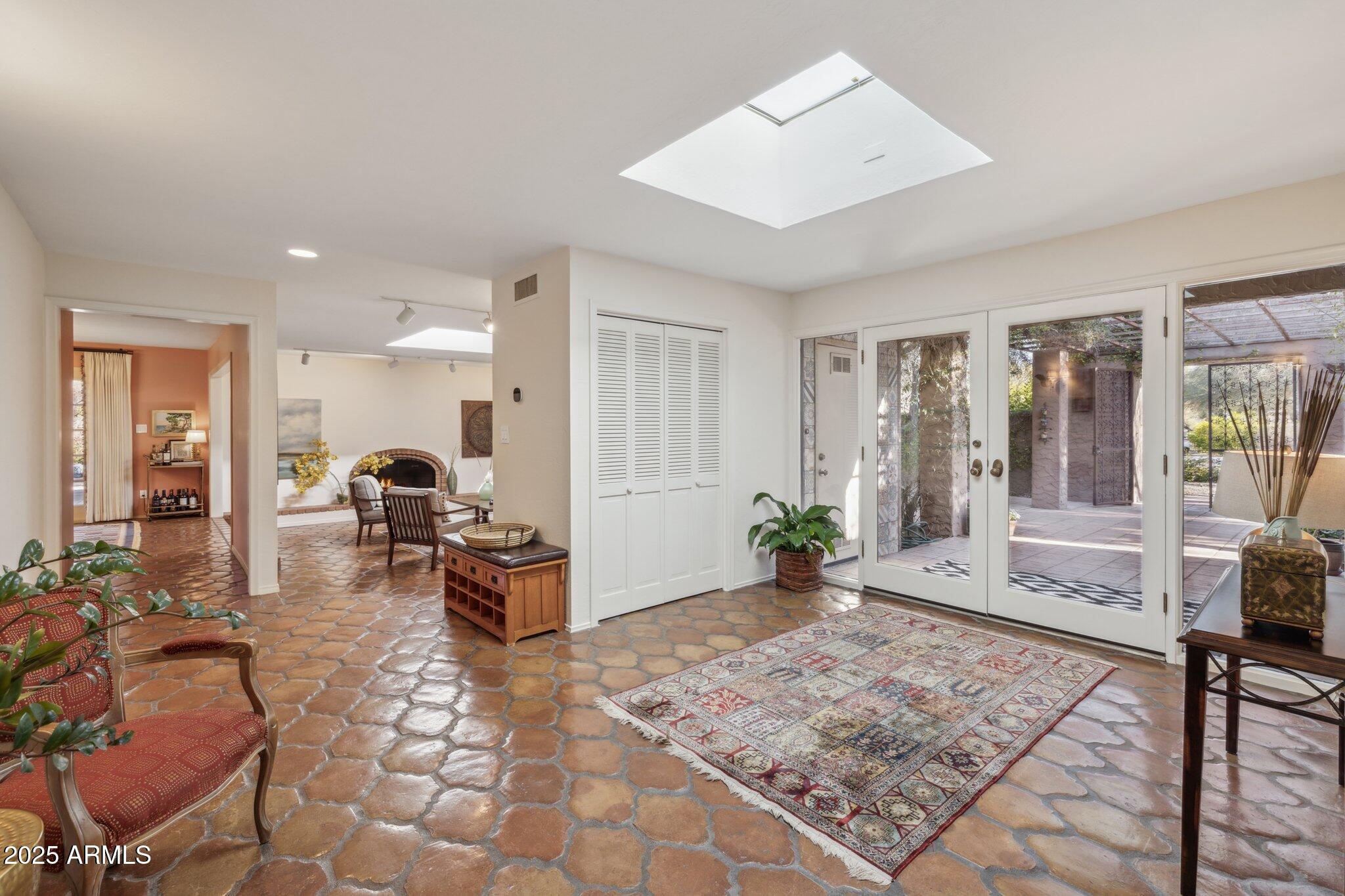 CAMELBACK COUNTRY CLUB ESTATES - Residential
