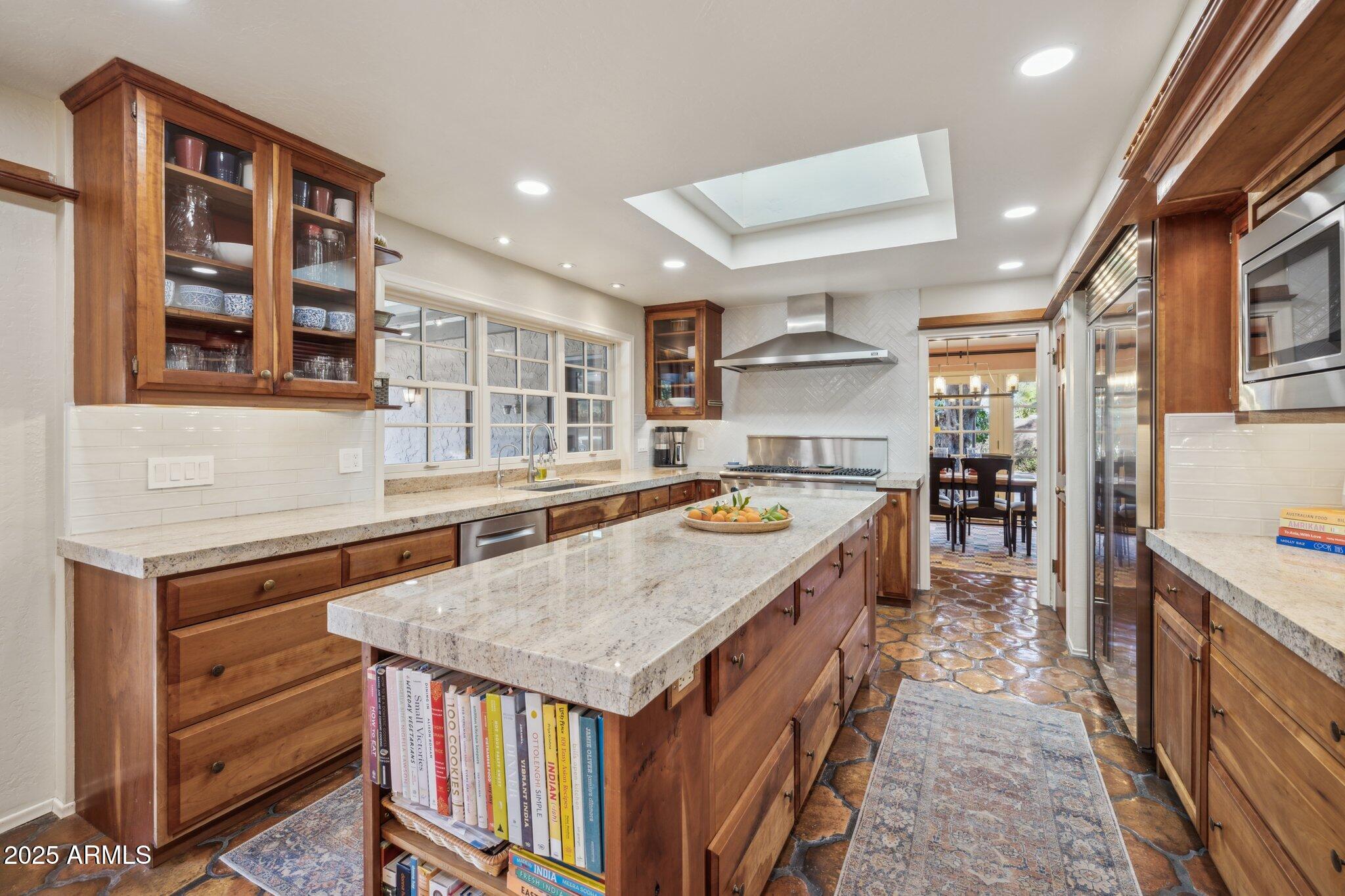 CAMELBACK COUNTRY CLUB ESTATES - Residential