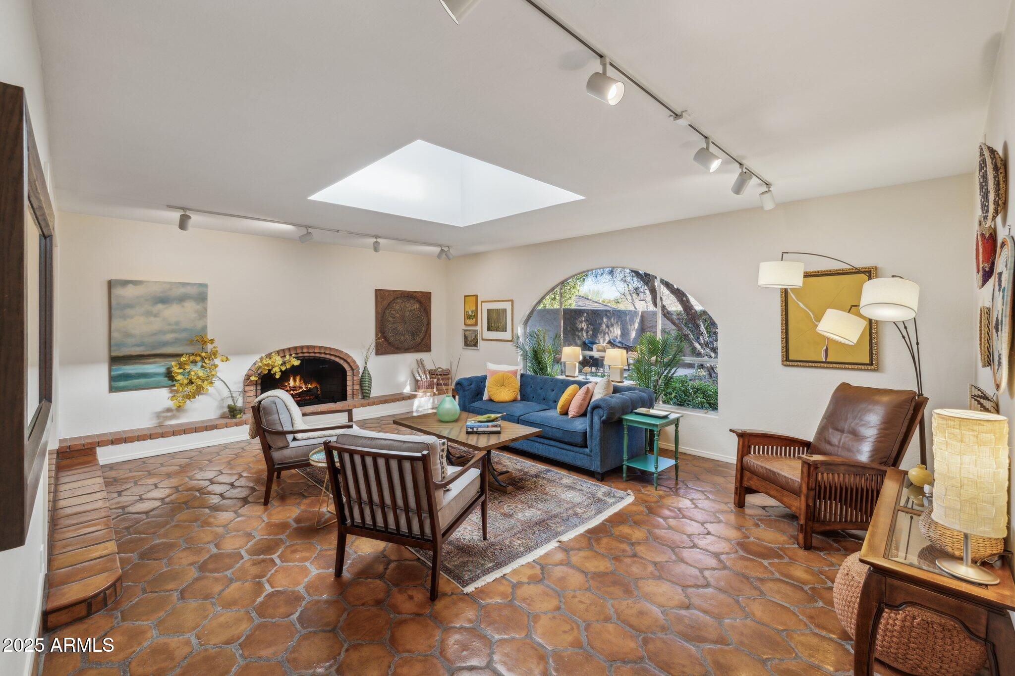 CAMELBACK COUNTRY CLUB ESTATES - Residential