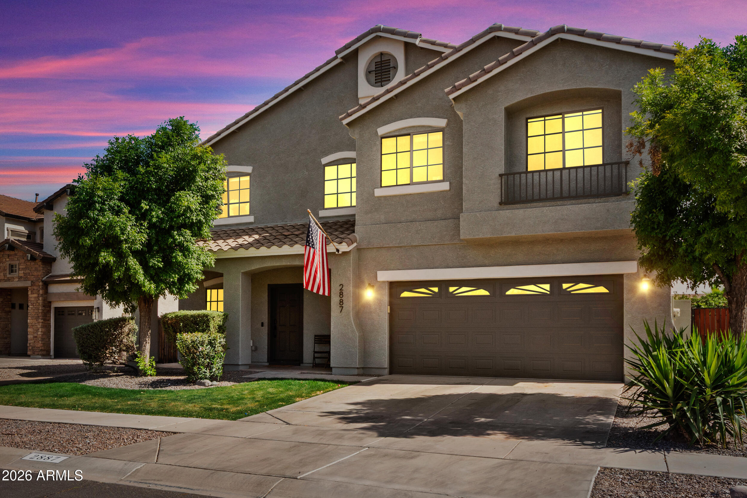 Welcome to this beautifully updated Gilbert home, where comfort meets modern style. The entire downstairs has been thoughtfully remodeled as of Spring 2025, showcasing fresh finishes, upgraded flooring, and a bright open kitchen that doubles the space and functionality. Upstairs, a spacious loft offers the perfect flex space or additional living area. You'll also enjoy peace of mind with newer AC units, keeping the home efficient year-round. This Gem is nestled on a quiet cul-de-sac with green space and basketball courts at the end of the street, the community also offers multiple park options and a lake full of fish! Enjoy the ease of being minutes from the 202 hwy and great spots like Discovery Park and Santan Village Mall, all at your door step!