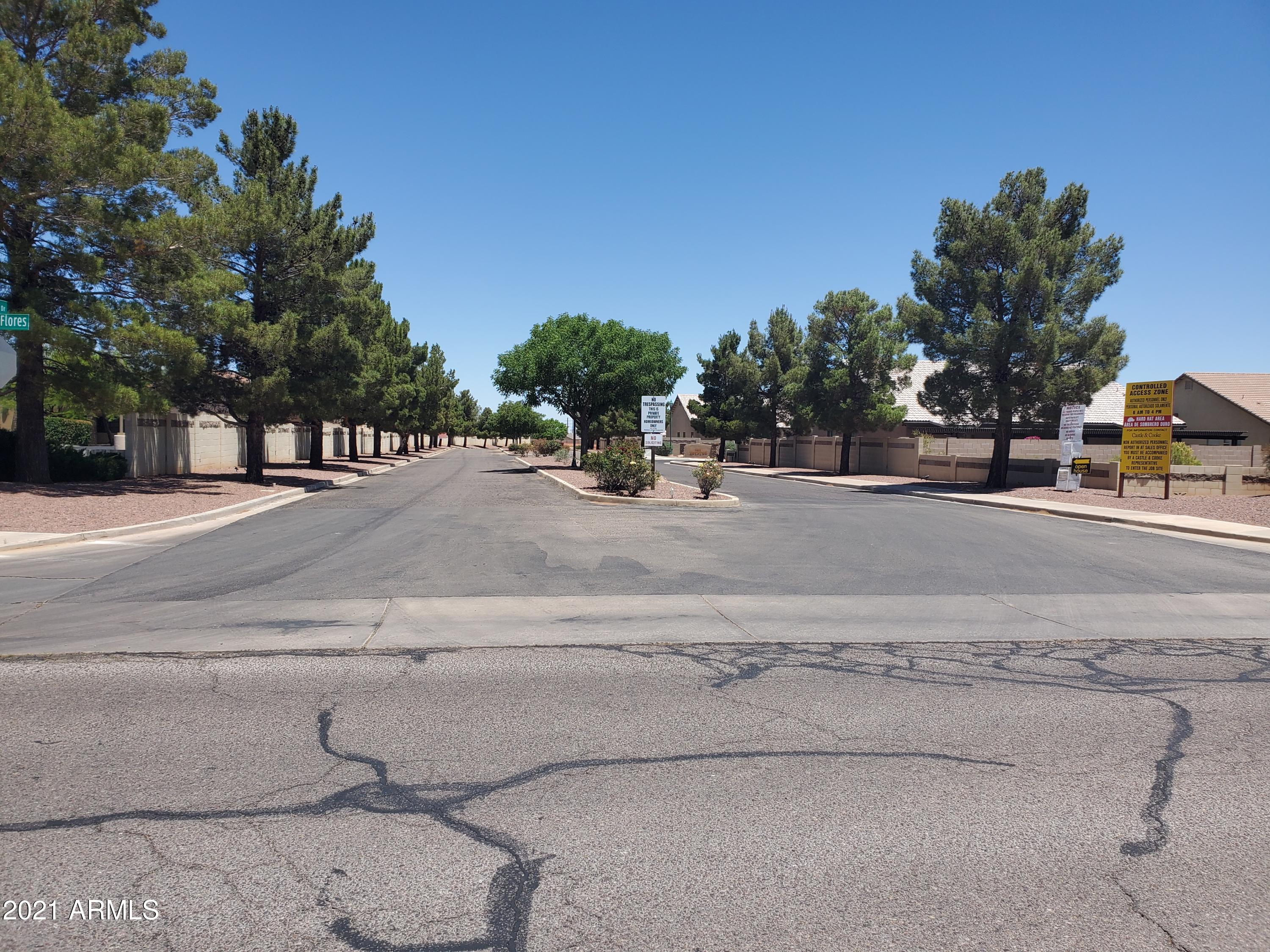 Its like Resort Living in Beautiful Holiday. 3 bedroom 2 bath with a upgraded custom kitchen cabinets,, quartz counter tops, new appliances, porcelain tile and a beautiful backyard where you can relax under the Gazebo and listen to the water fountain. You will love this home! And the Community amenities are amazing! Enjoy the pools, bbq area,playground,gym and much more!  Call for a showing today