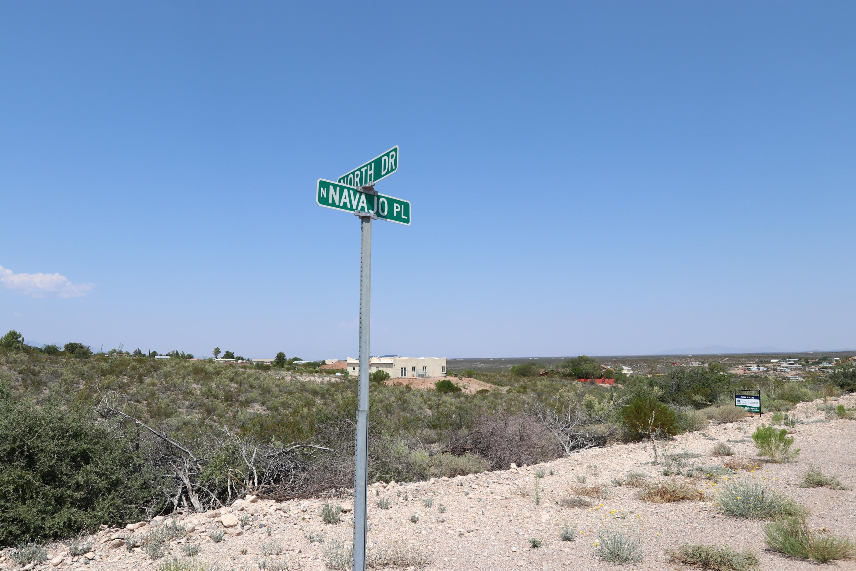 Single Family lot in Tombstone, AZ  City water makes this great for investors or a single family home site. There is always lots of action going on in Tombstone. Tombstone is in Cochise County. Tombstone has a mild climate. Nearby towns are Benson AZ , Bisbee AZ, and Sierra Vista AZ. About an hour's drive to Tucson, AZ. Adjacent lot available if you need more room! Owner Financing possibility.