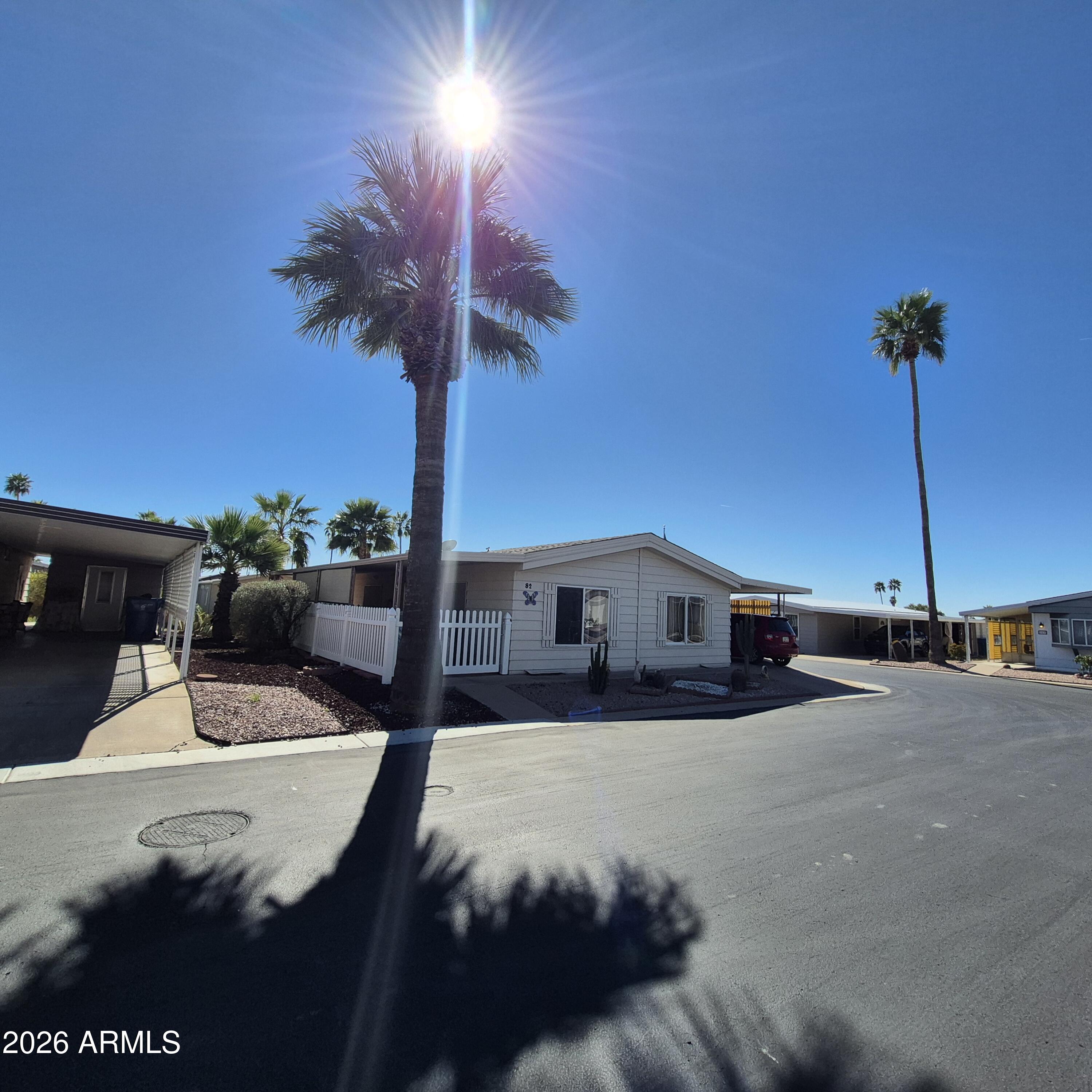 Holiday Palms - Residential