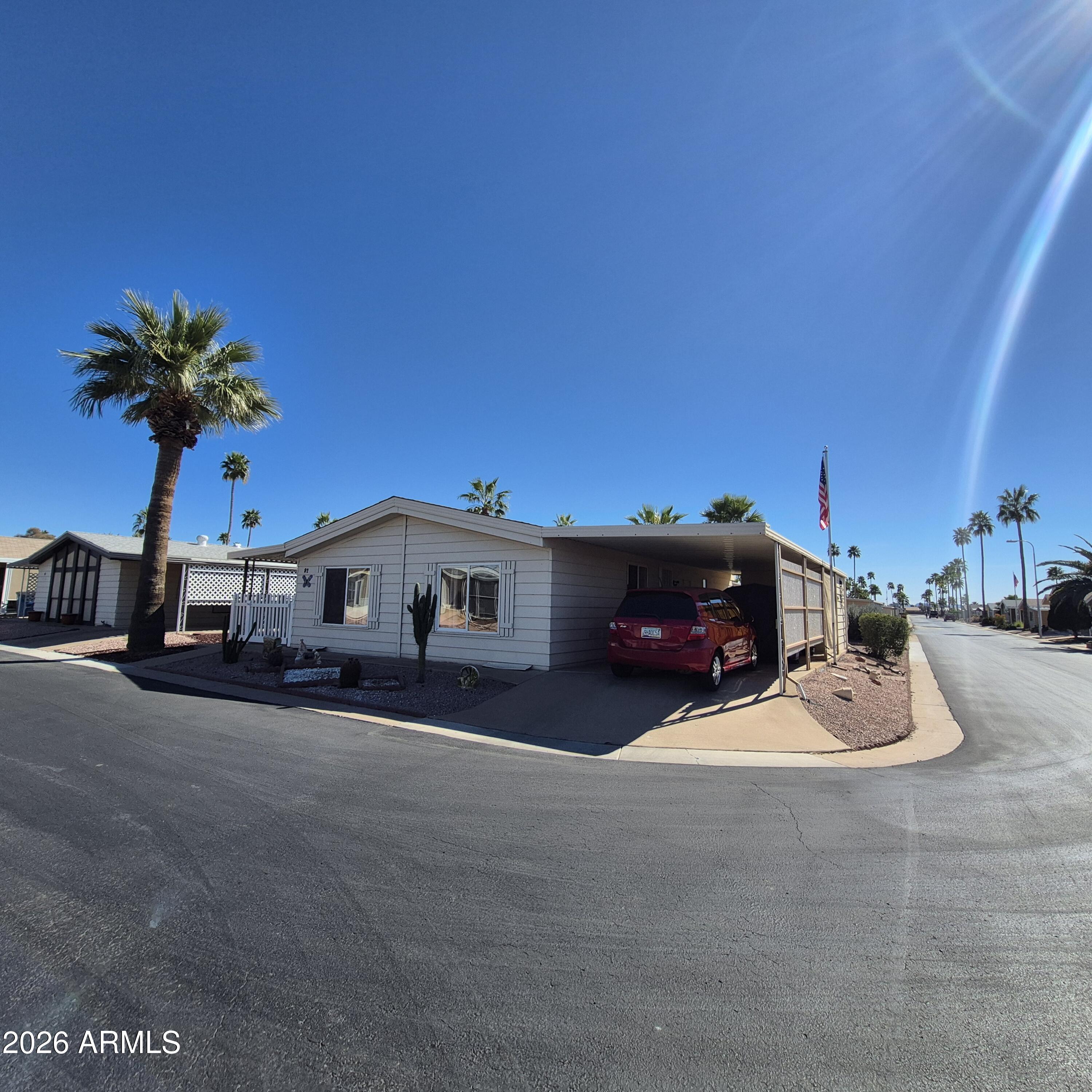 Holiday Palms - Residential