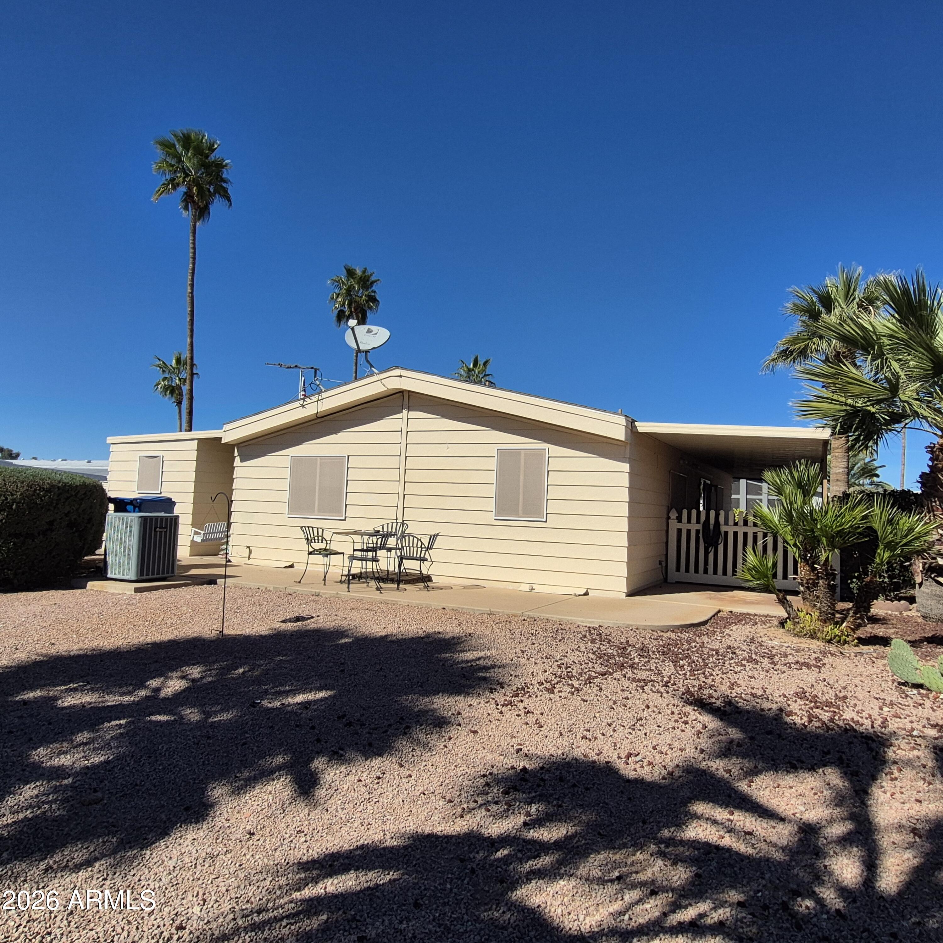 Holiday Palms - Residential