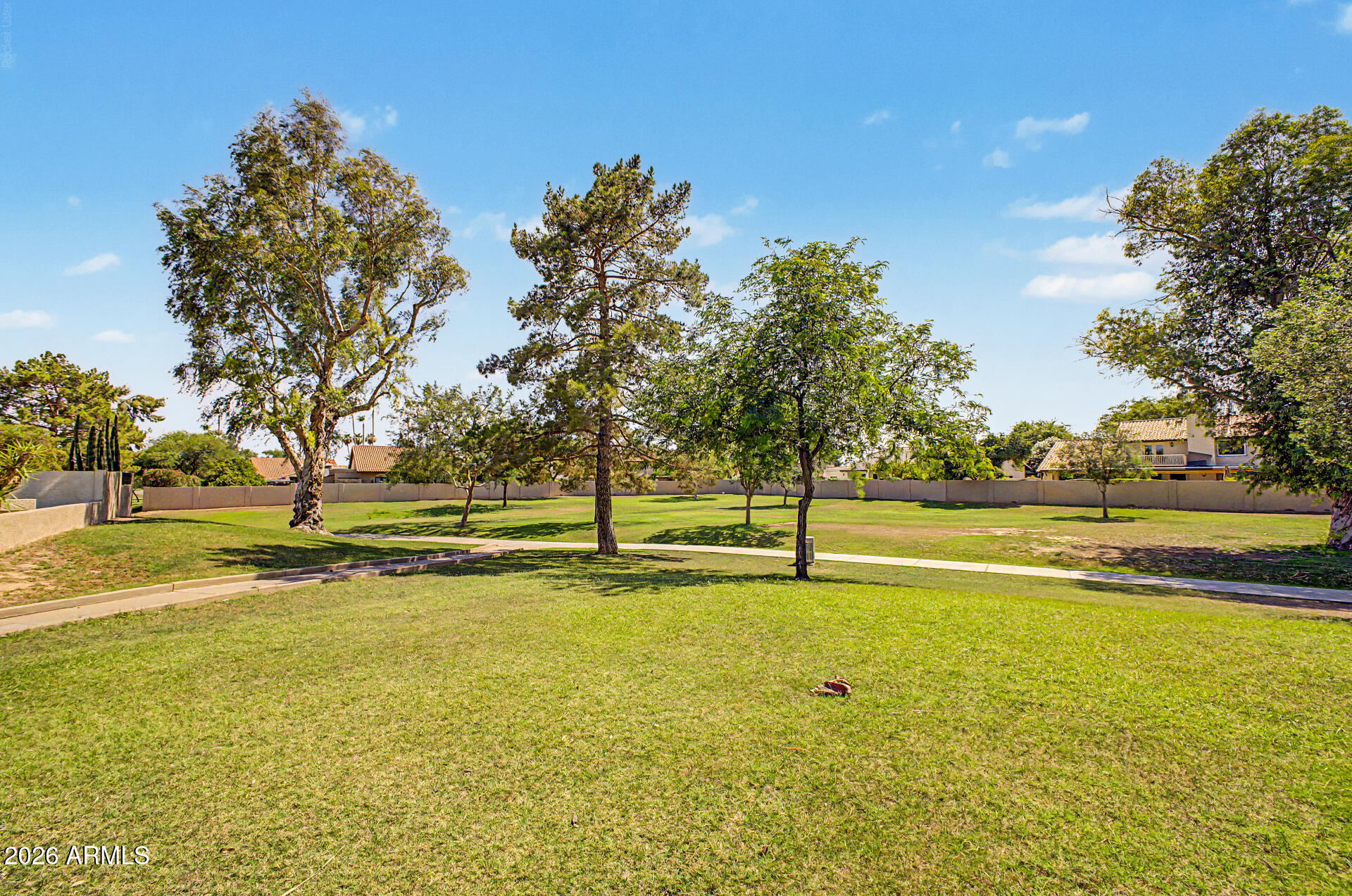 PARADISE PARK MANOR 2 - Residential