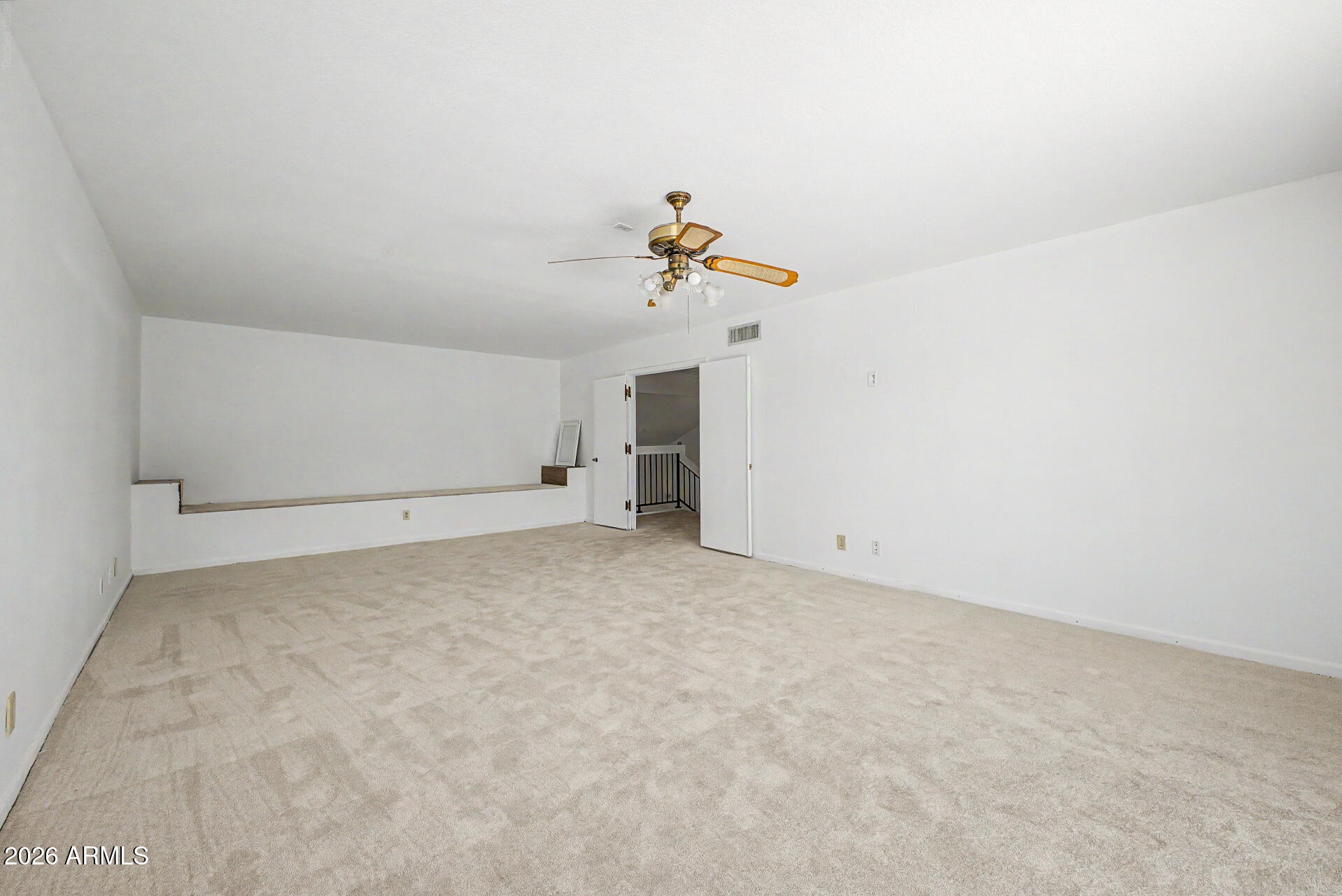 PARADISE PARK MANOR 2 - Residential