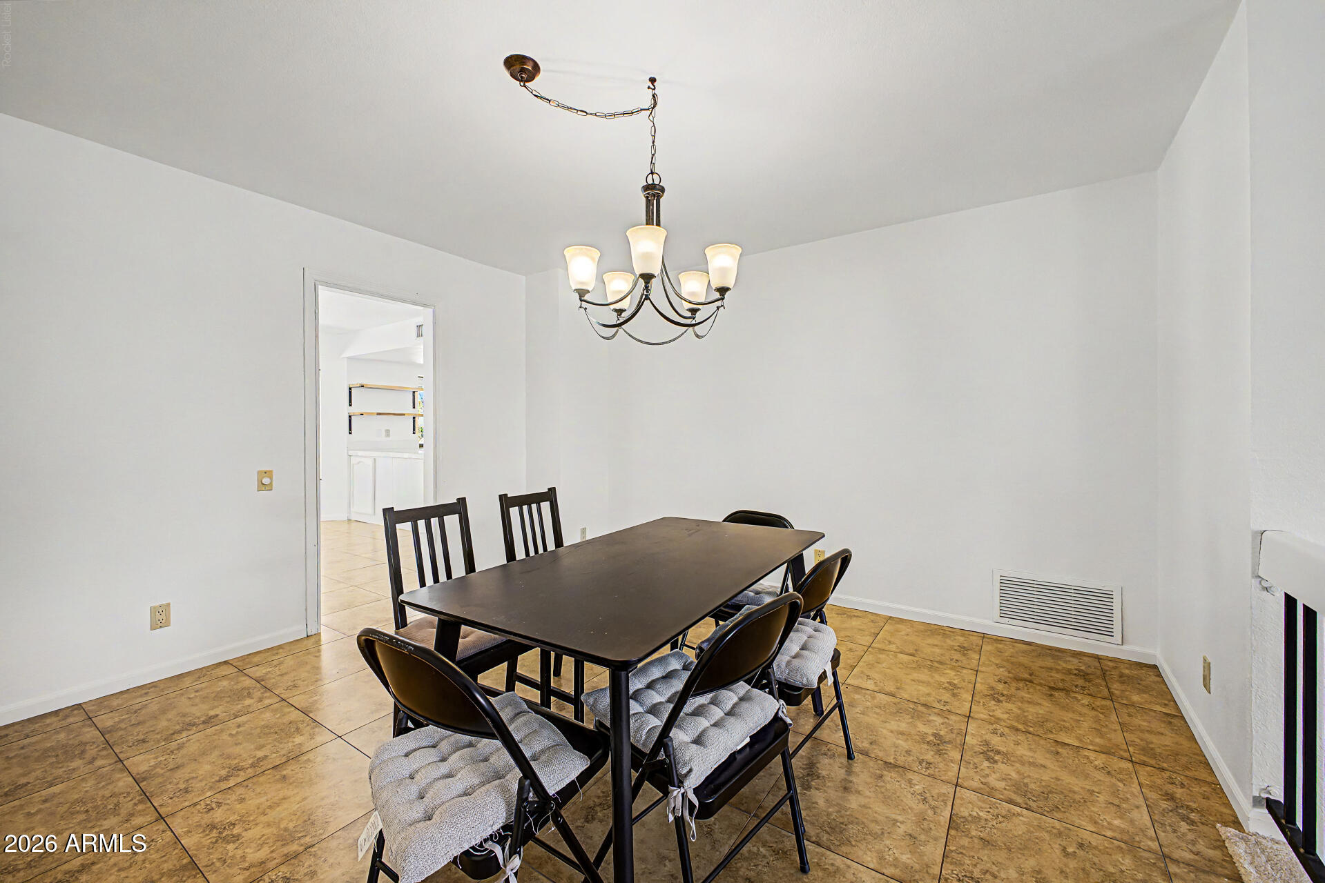 PARADISE PARK MANOR 2 - Residential