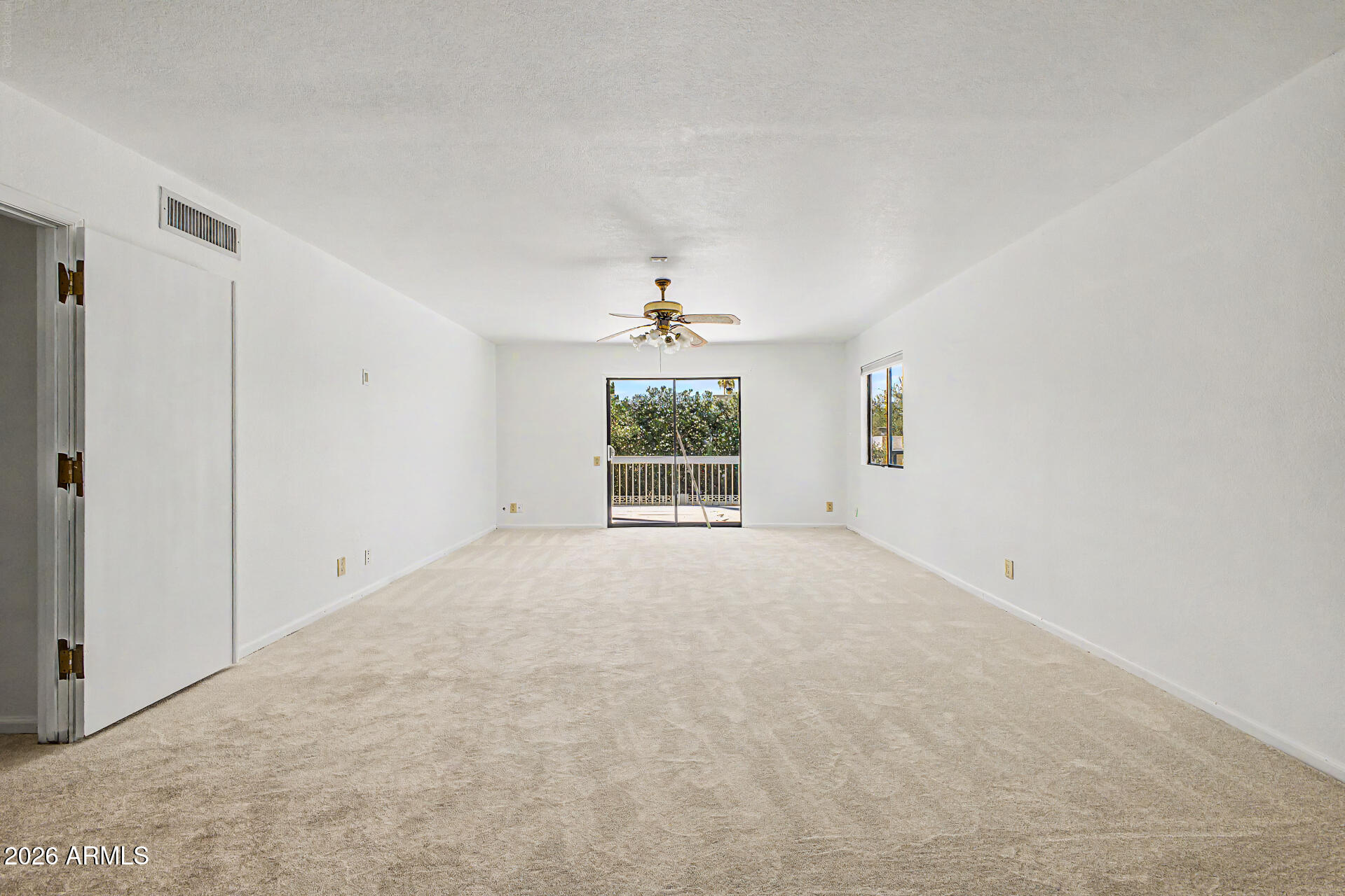 PARADISE PARK MANOR 2 - Residential
