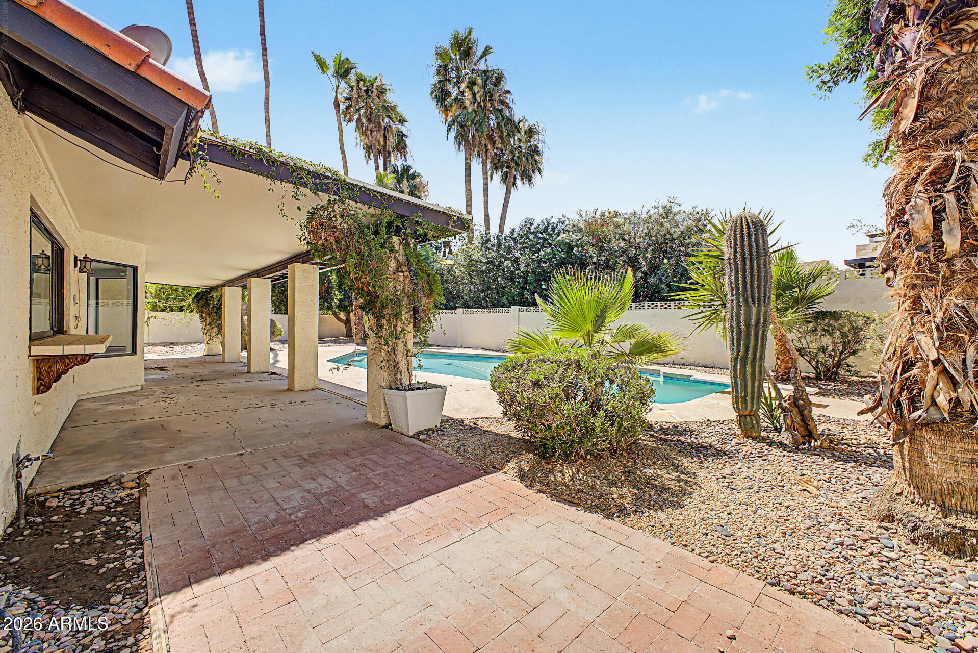 PARADISE PARK MANOR 2 - Residential