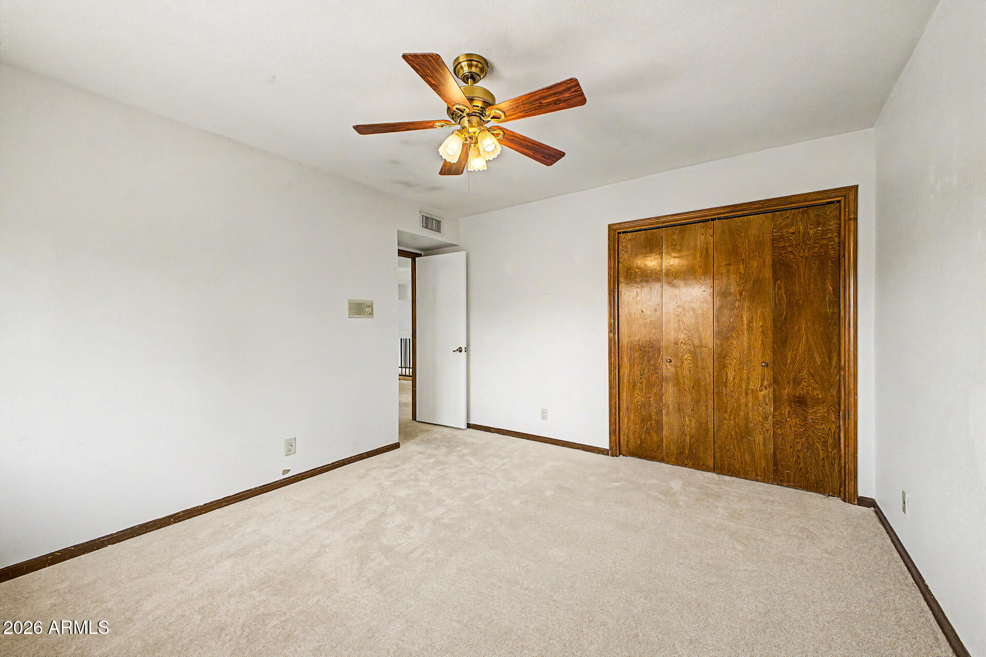 PARADISE PARK MANOR 2 - Residential