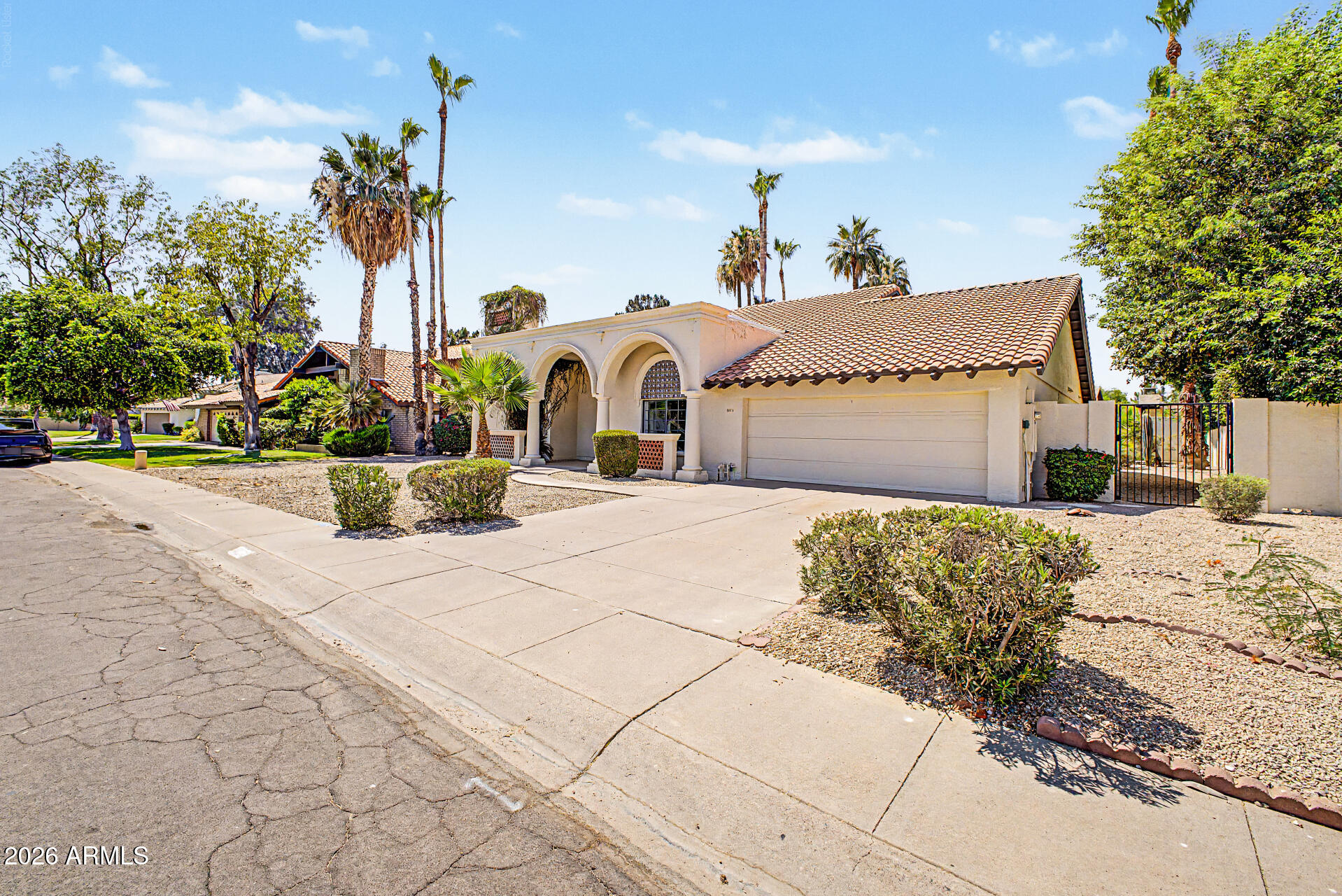PARADISE PARK MANOR 2 - Residential