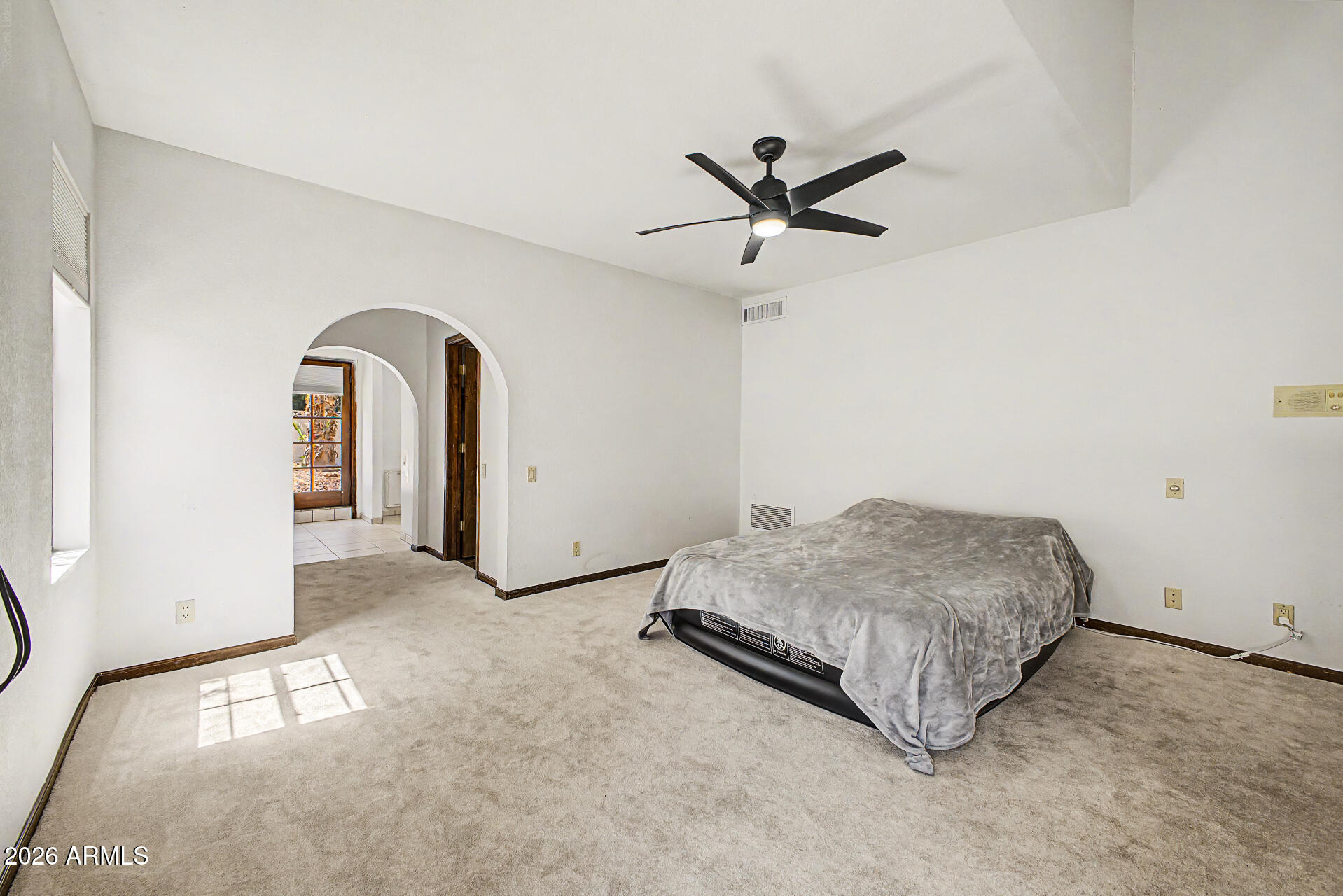 PARADISE PARK MANOR 2 - Residential