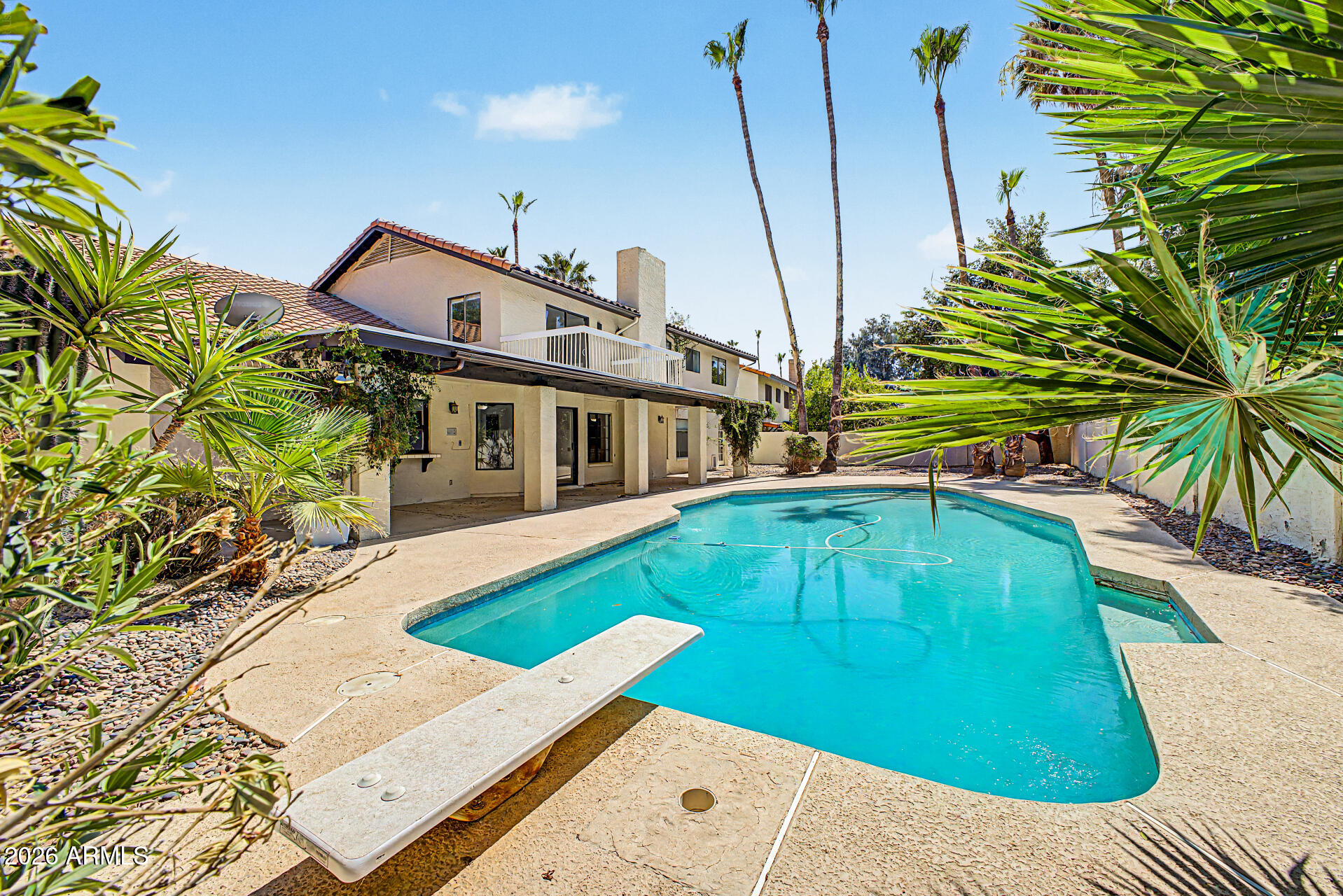 PARADISE PARK MANOR 2 - Residential