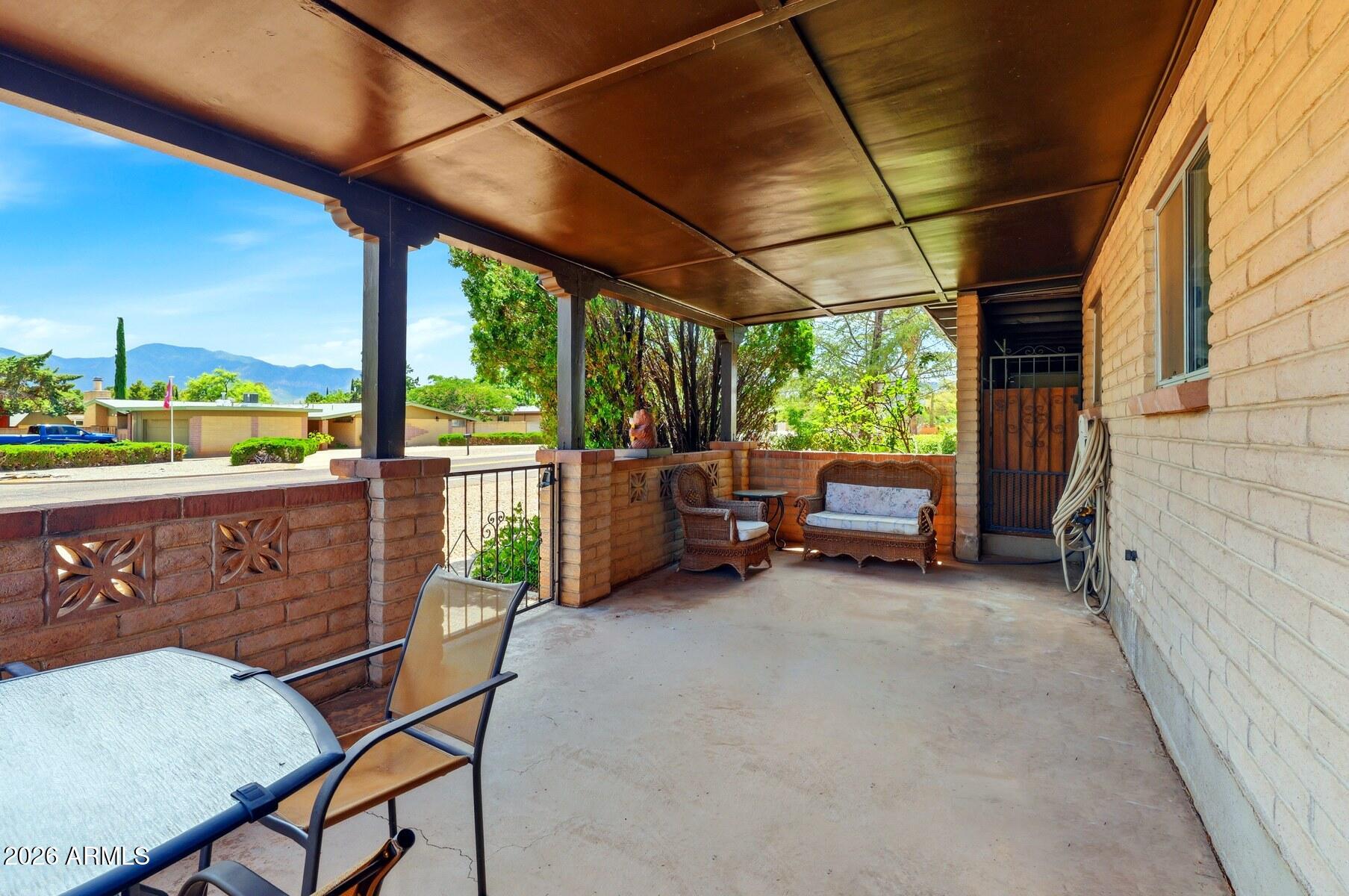 TOWN & COUNTRY ESTATES - Residential