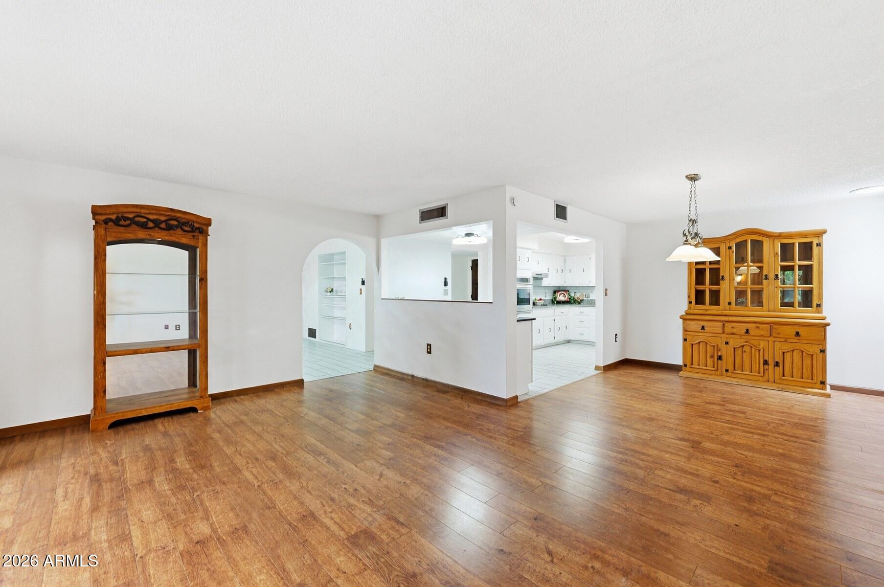 TOWN & COUNTRY ESTATES - Residential