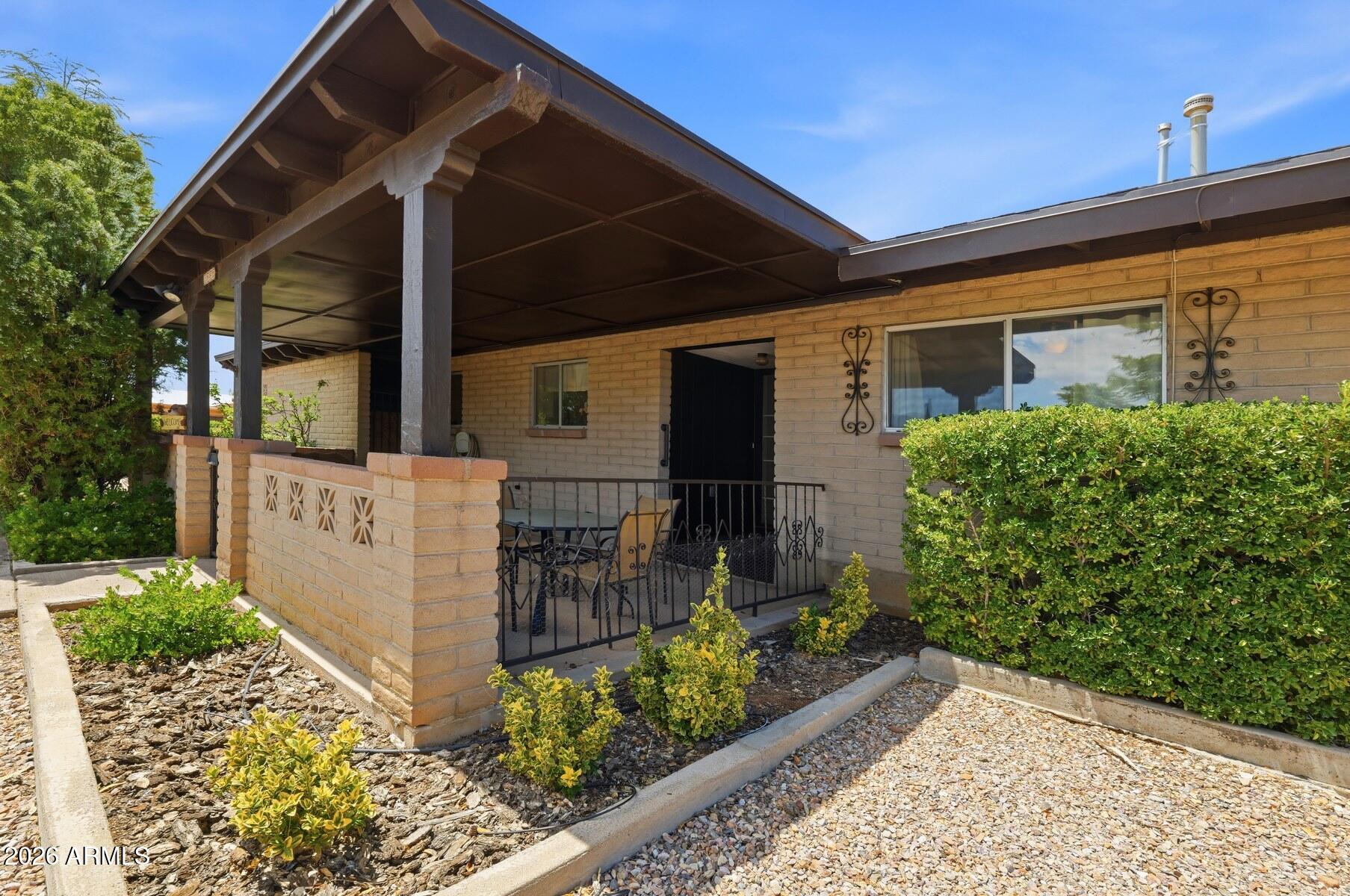 TOWN & COUNTRY ESTATES - Residential