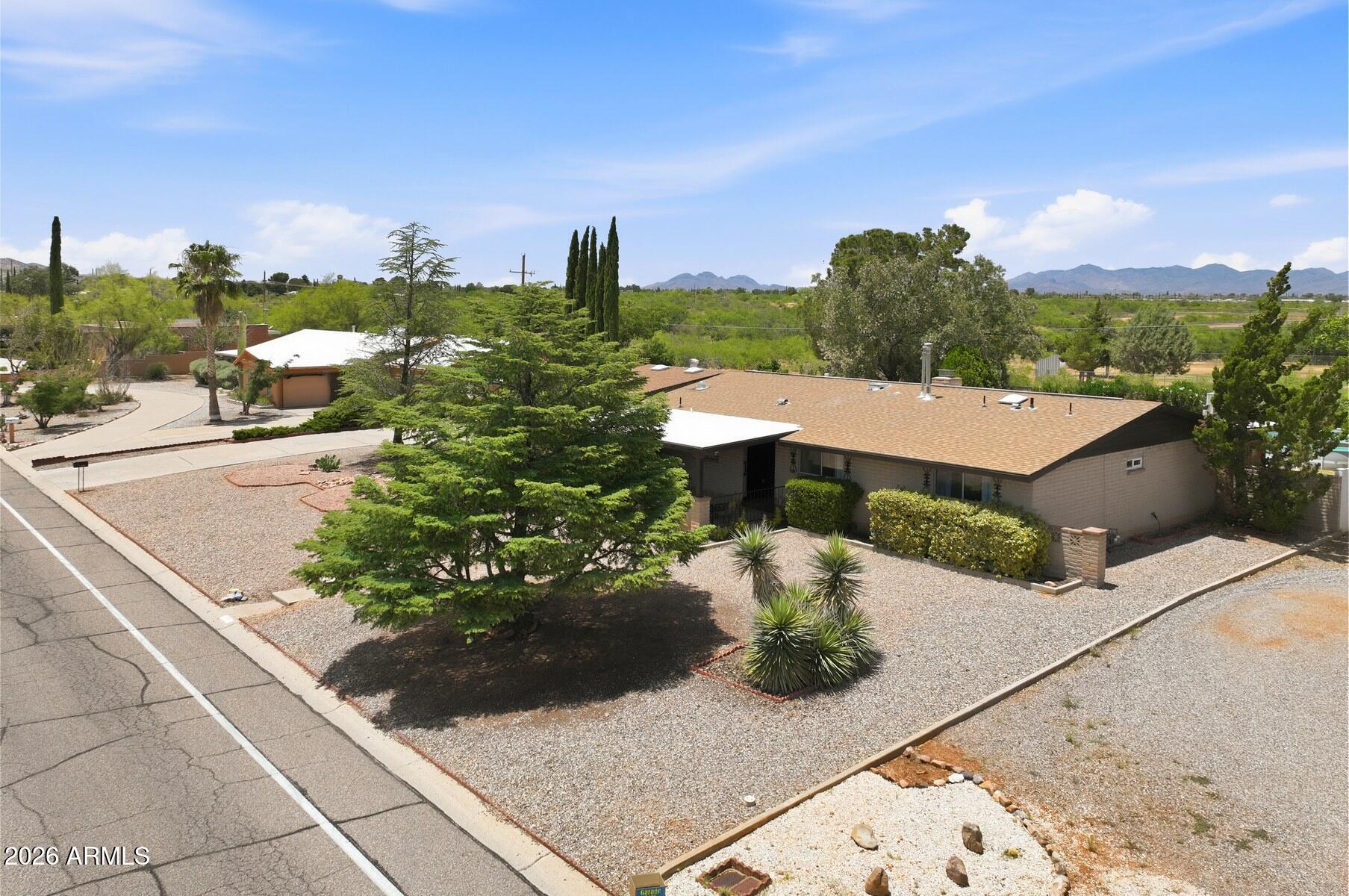 TOWN & COUNTRY ESTATES - Residential