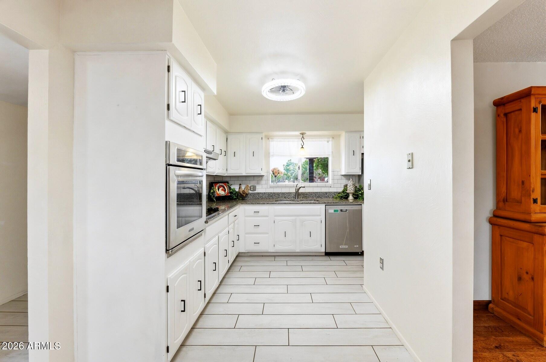 TOWN & COUNTRY ESTATES - Residential