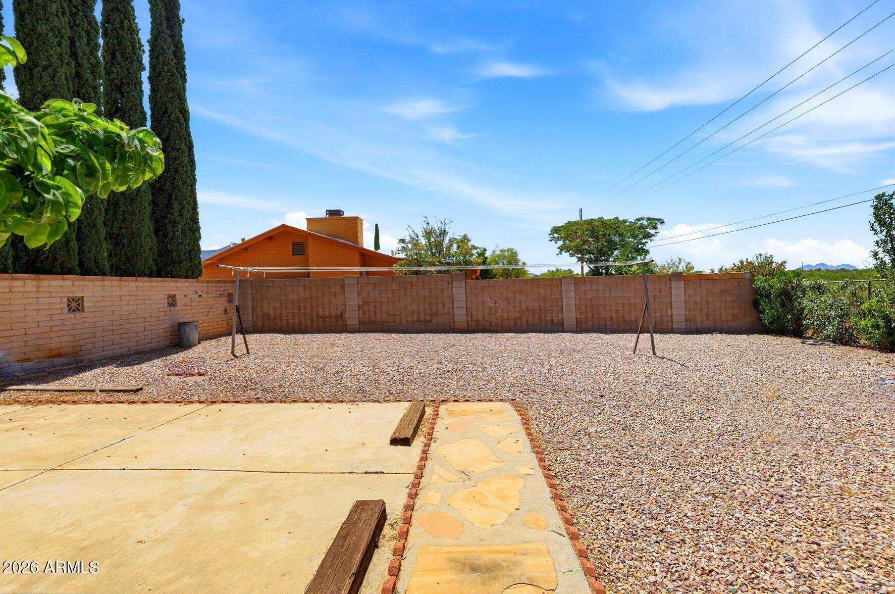 TOWN & COUNTRY ESTATES - Residential