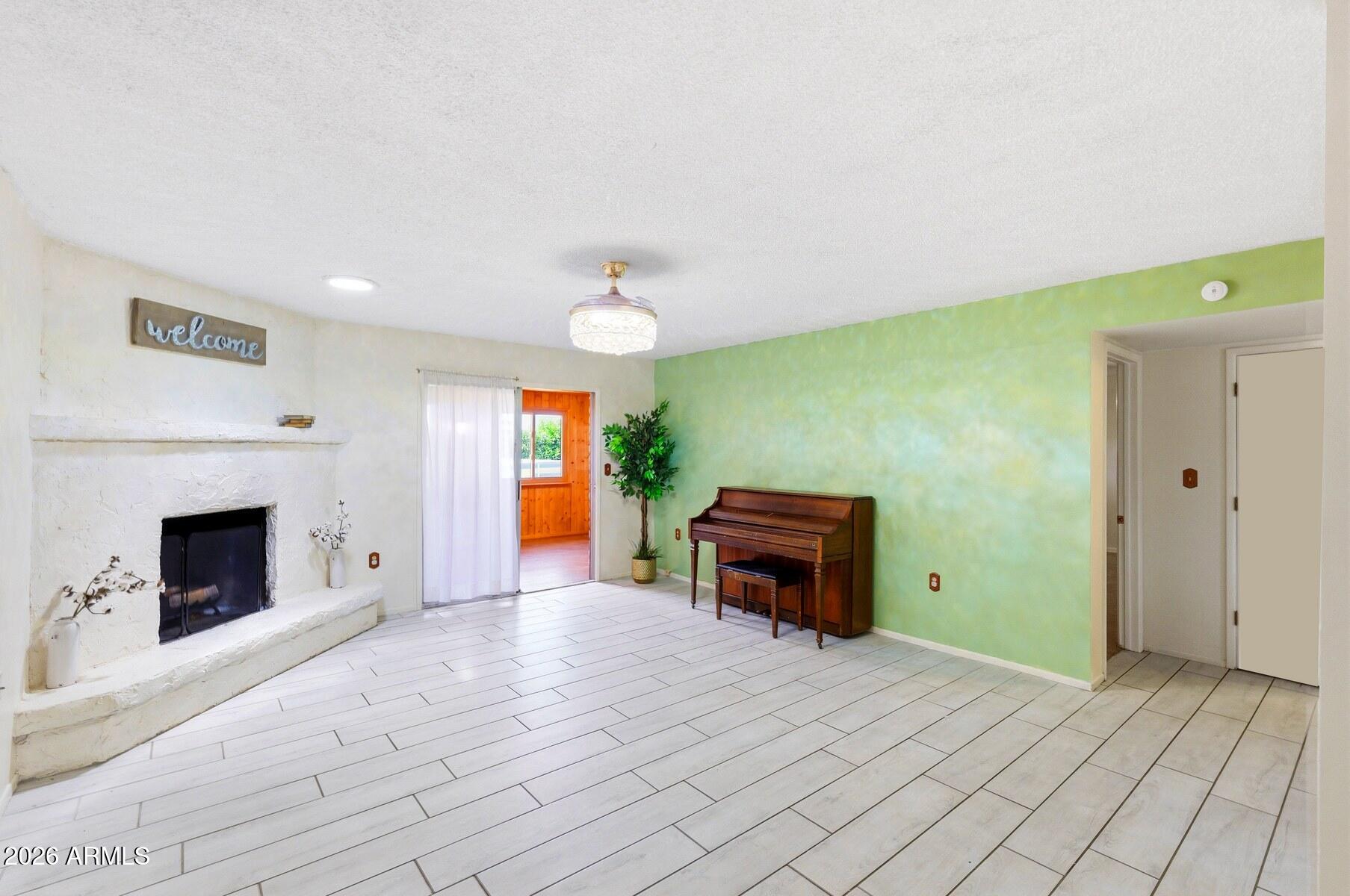 TOWN & COUNTRY ESTATES - Residential