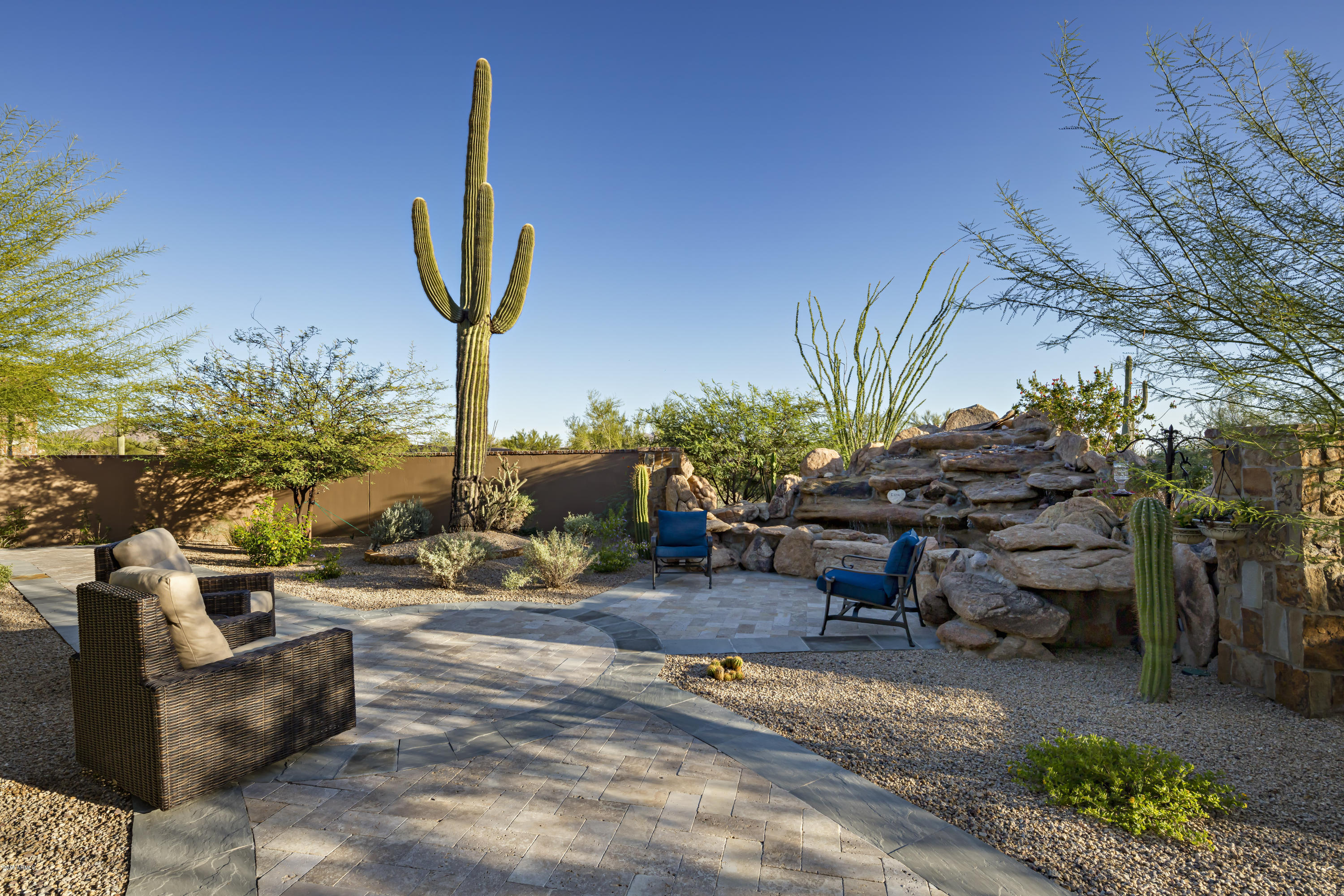 WHISPER ROCK UNIT 3 - Residential