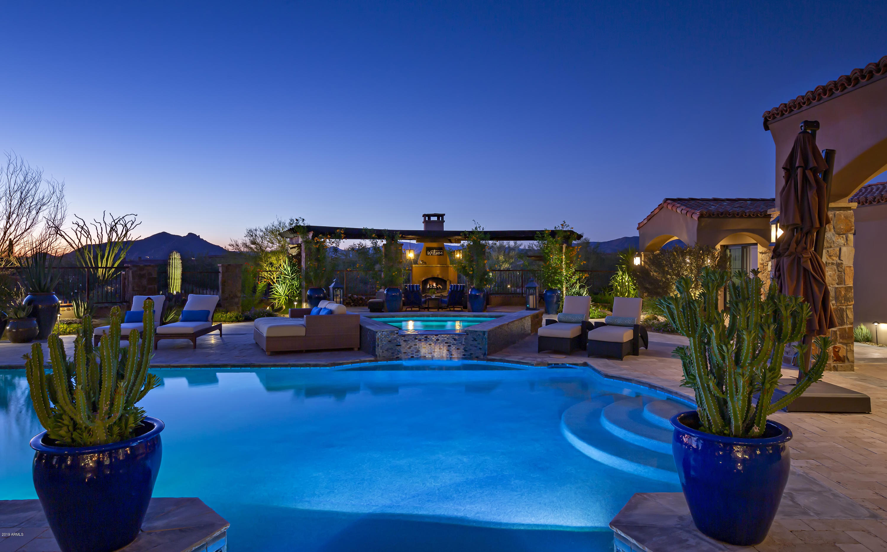WHISPER ROCK UNIT 3 - Residential