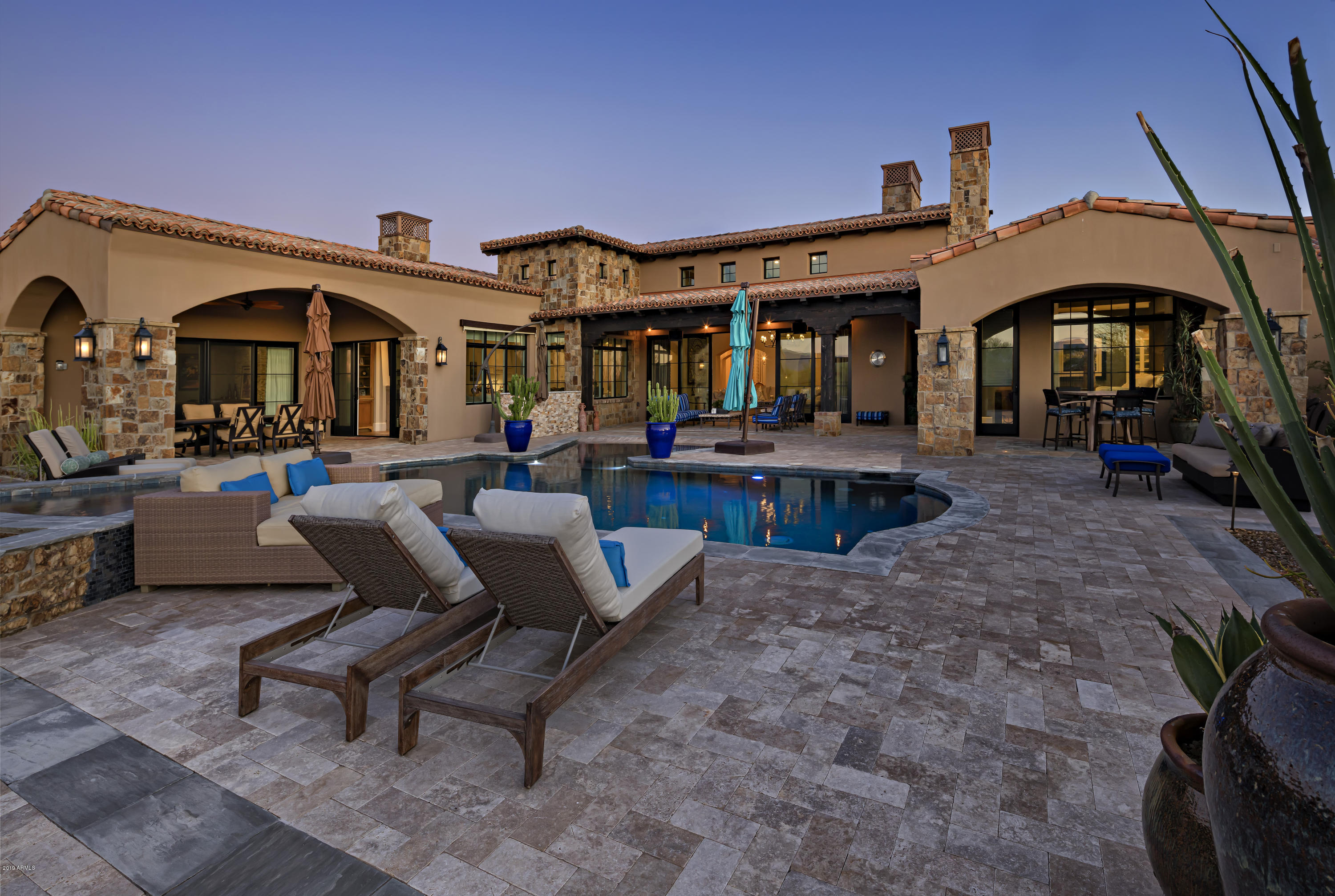 WHISPER ROCK UNIT 3 - Residential