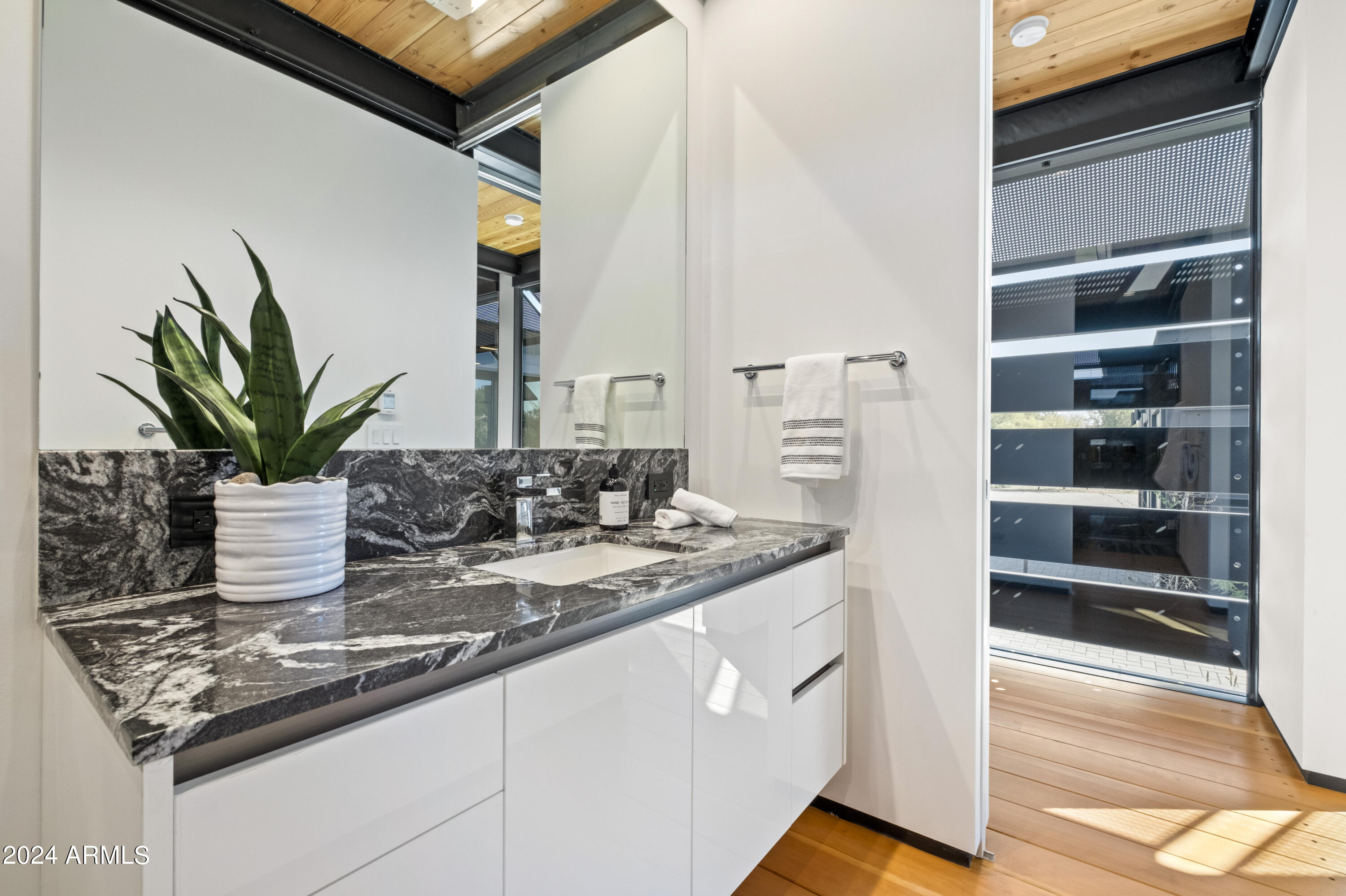 .Lincoln - Residential