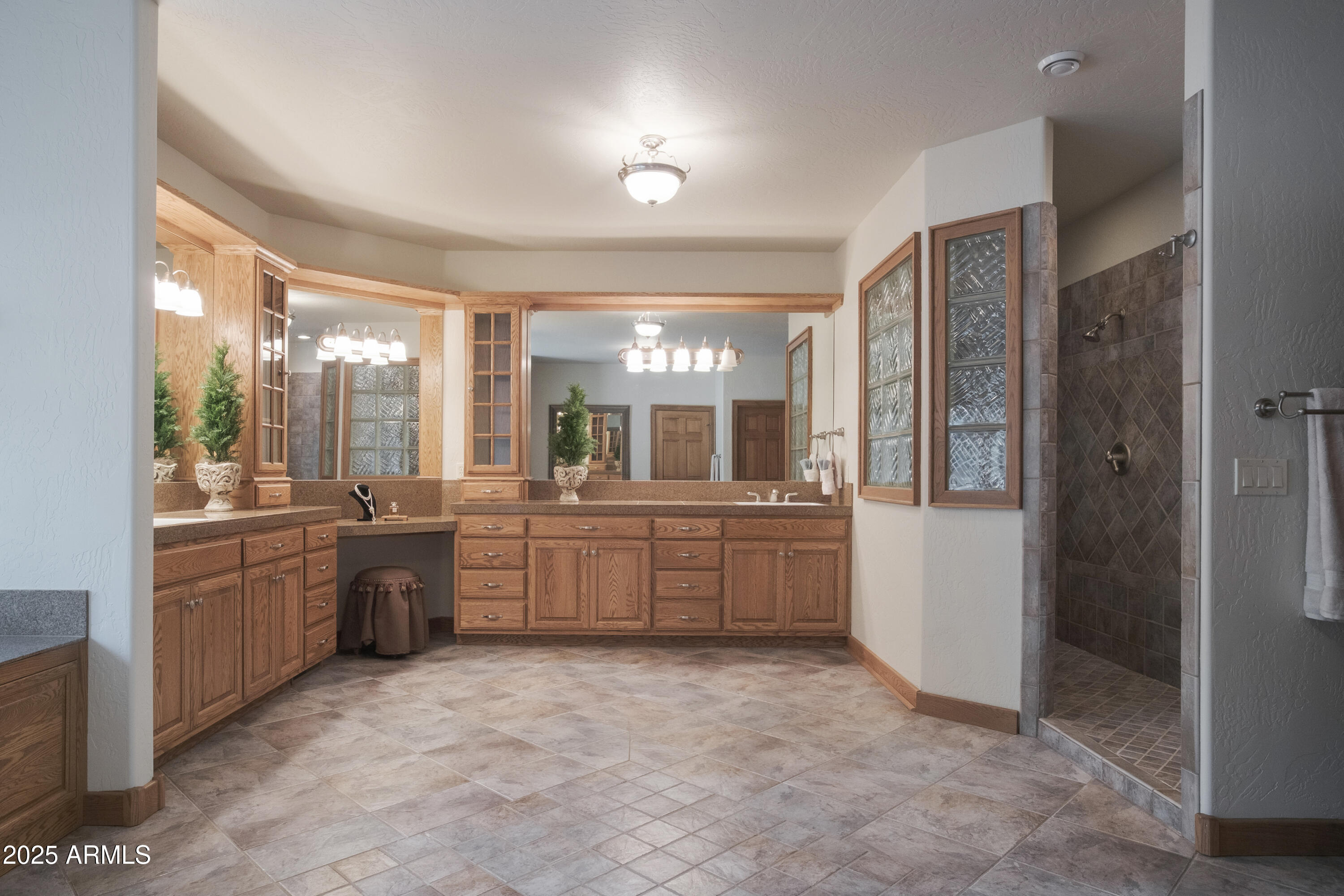 CONTINENTAL LAKESIDE ACRES - Residential
