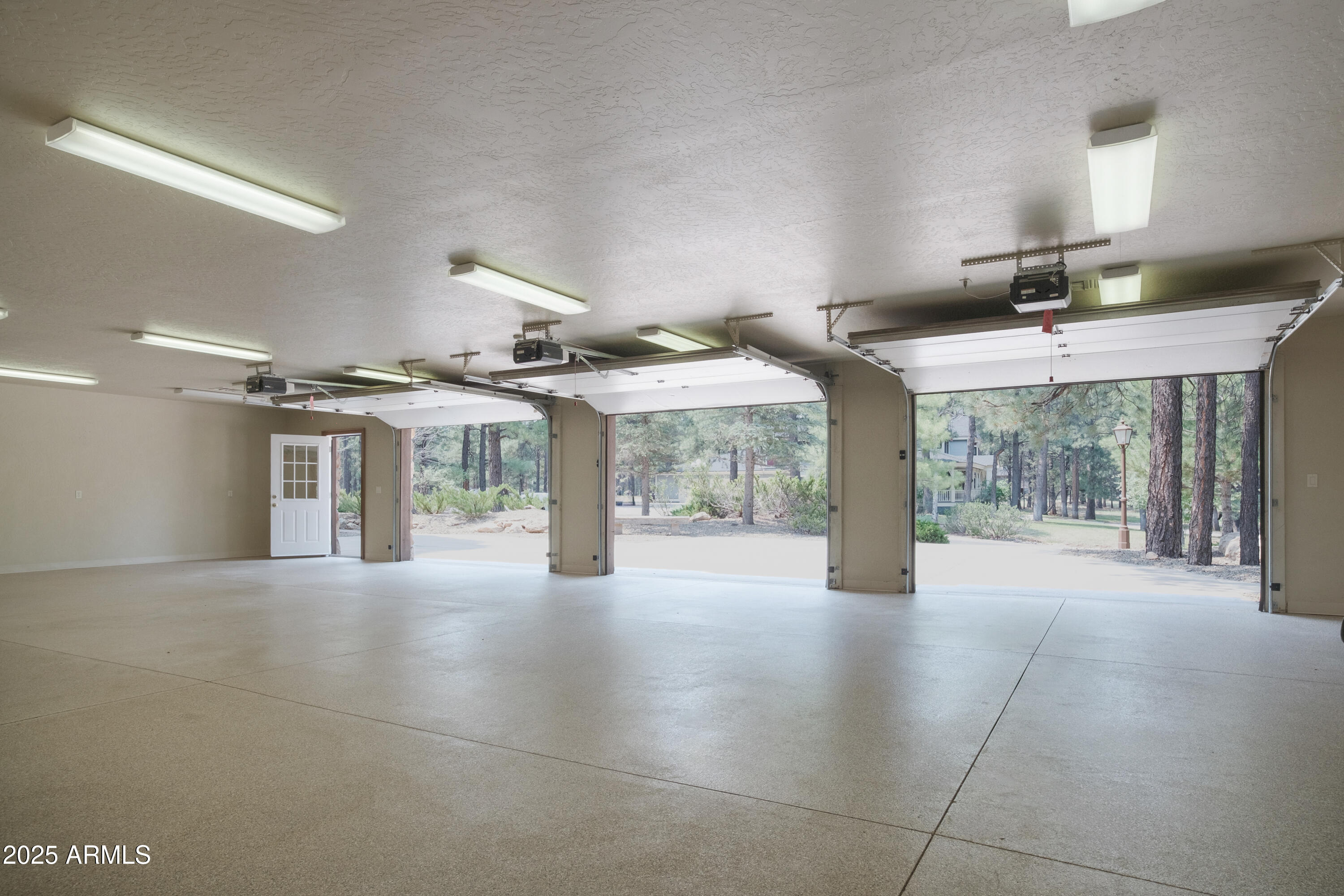 CONTINENTAL LAKESIDE ACRES - Residential