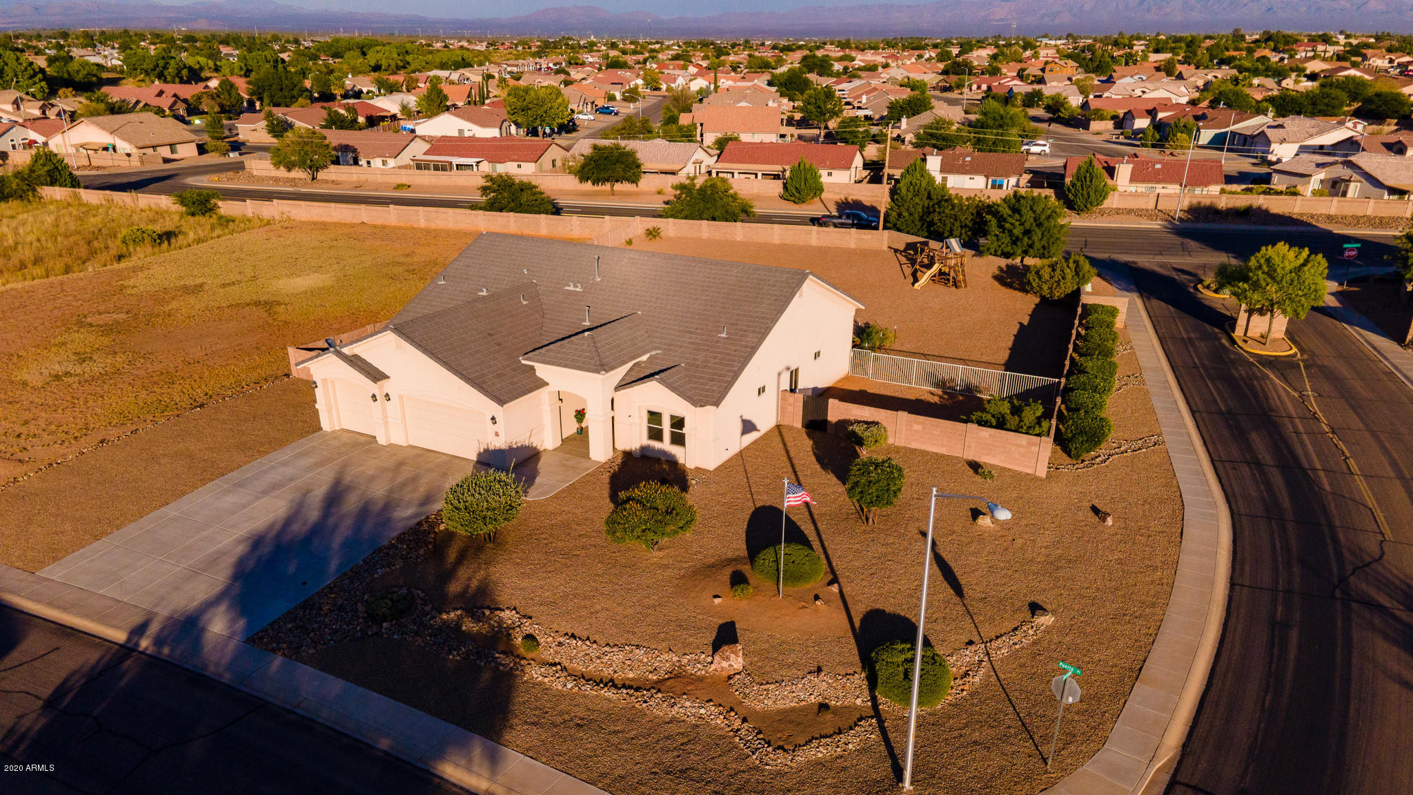 The Reserves at Canyon De Flores - Residential