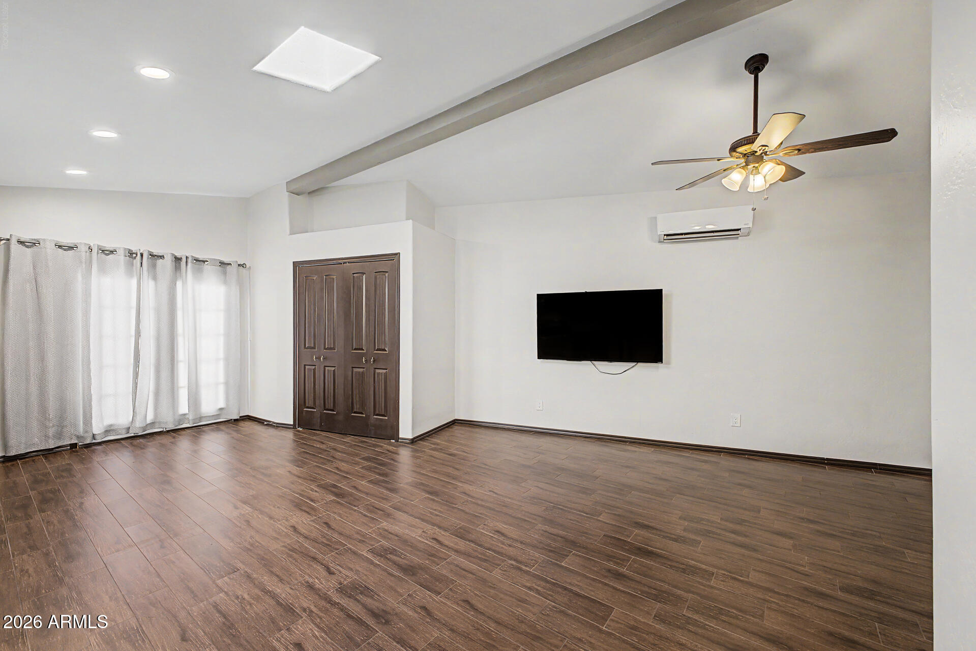 MOONDANCE UNIT 7 - Residential