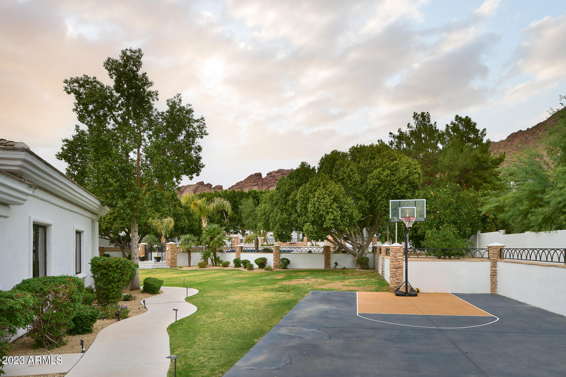 ROYAL PALM ESTATES - Residential