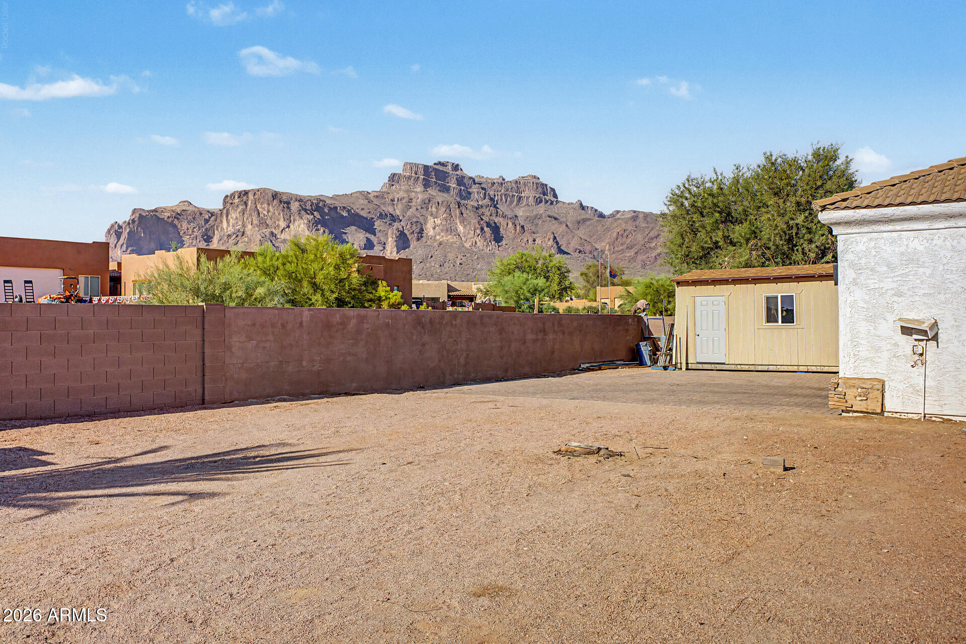 COM @ SW COR OF THE NW SE SW OF SEC 24-1N-8E TH N- - Residential