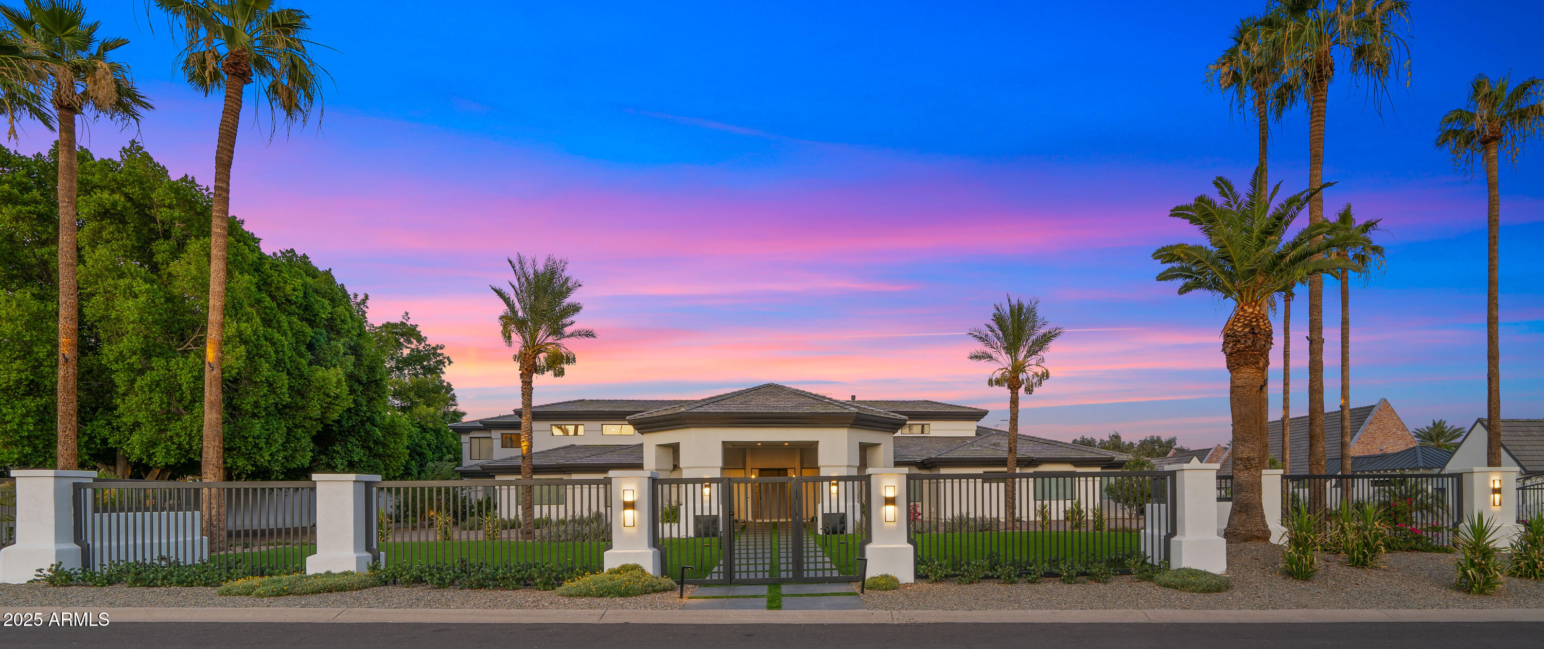 ARCADIA MANORS - Residential