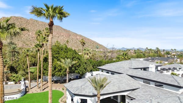 ARCADIA MANORS - Residential