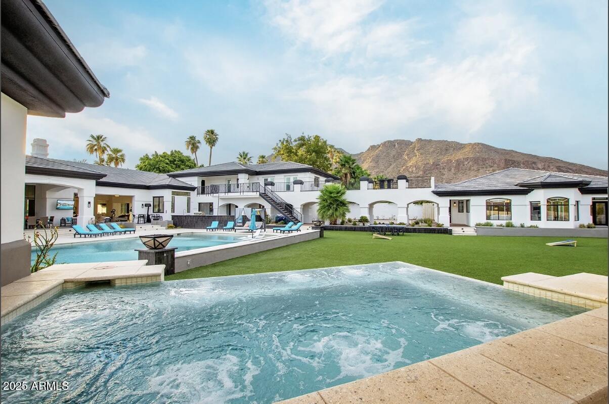 ARCADIA MANORS - Residential