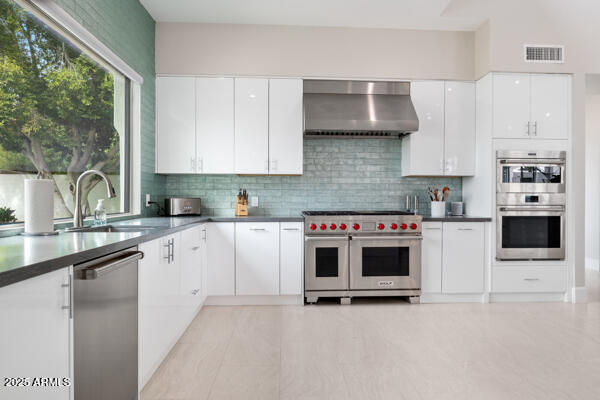 ARCADIA MANORS - Residential