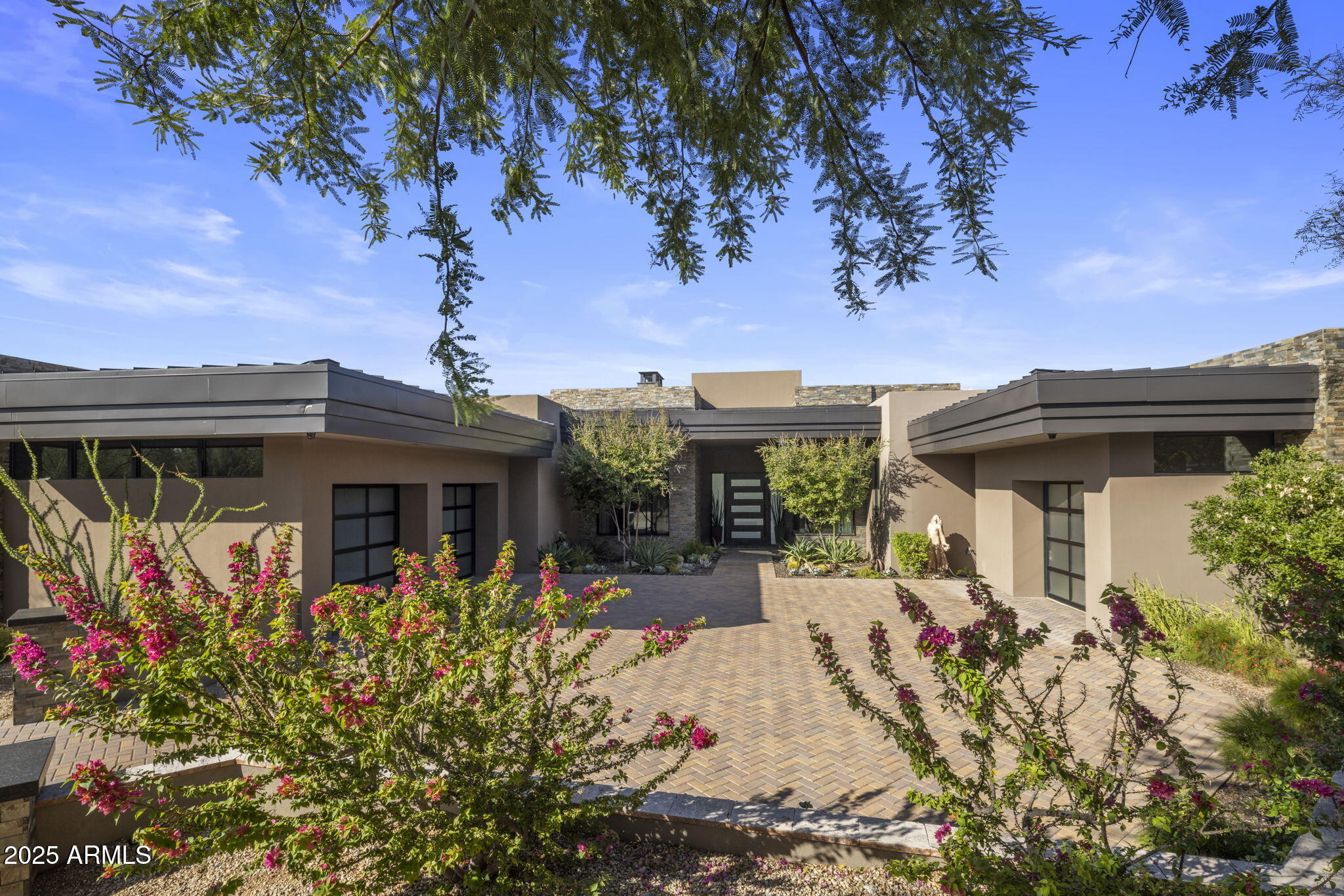 ESTANCIA - Residential