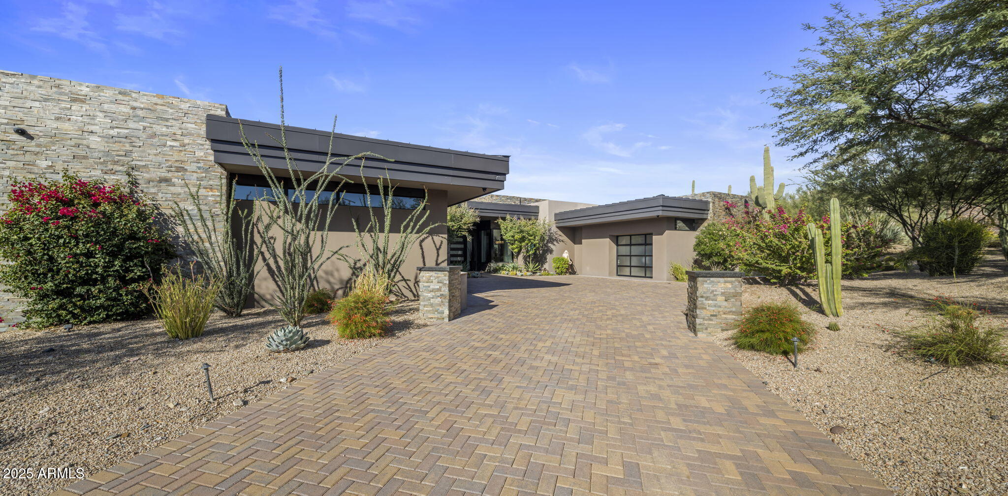 ESTANCIA - Residential