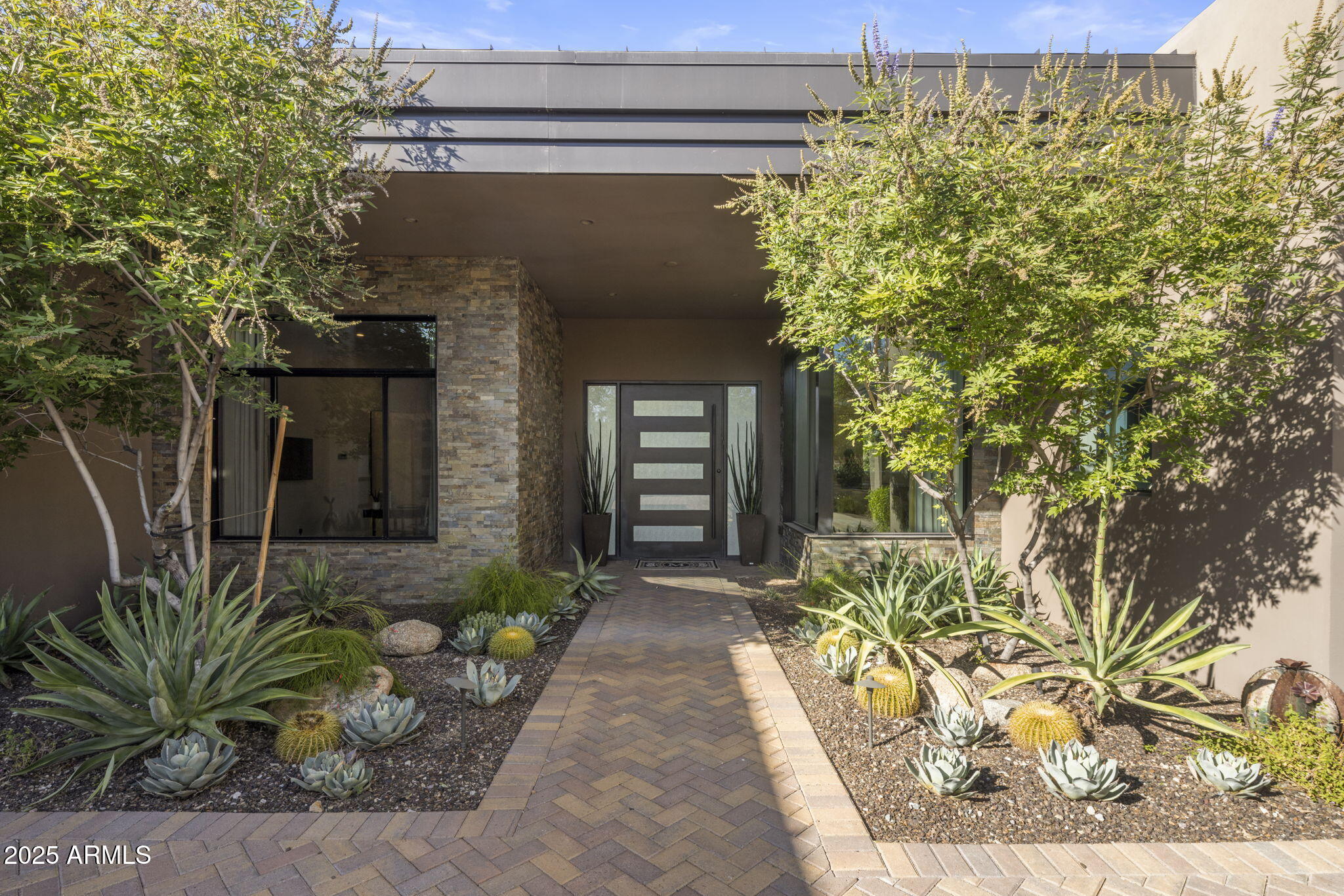 ESTANCIA - Residential