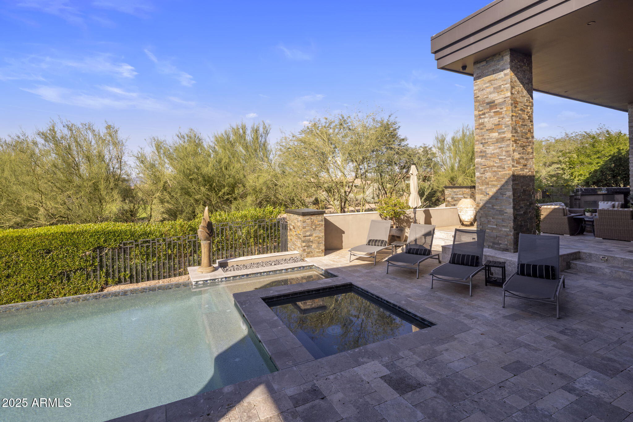 ESTANCIA - Residential